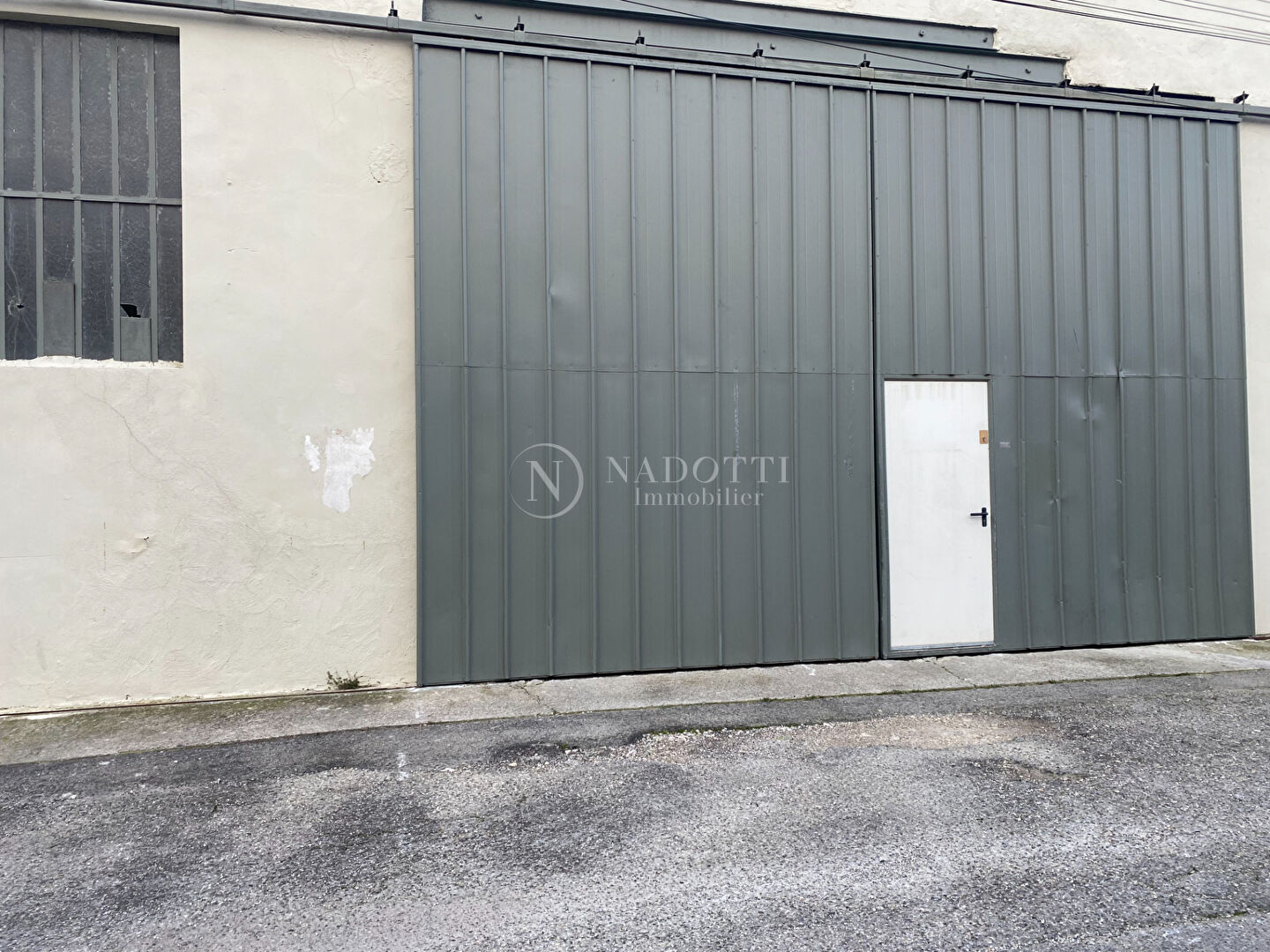Photo Entrepôt / local industriel  200 m2 image 2/2