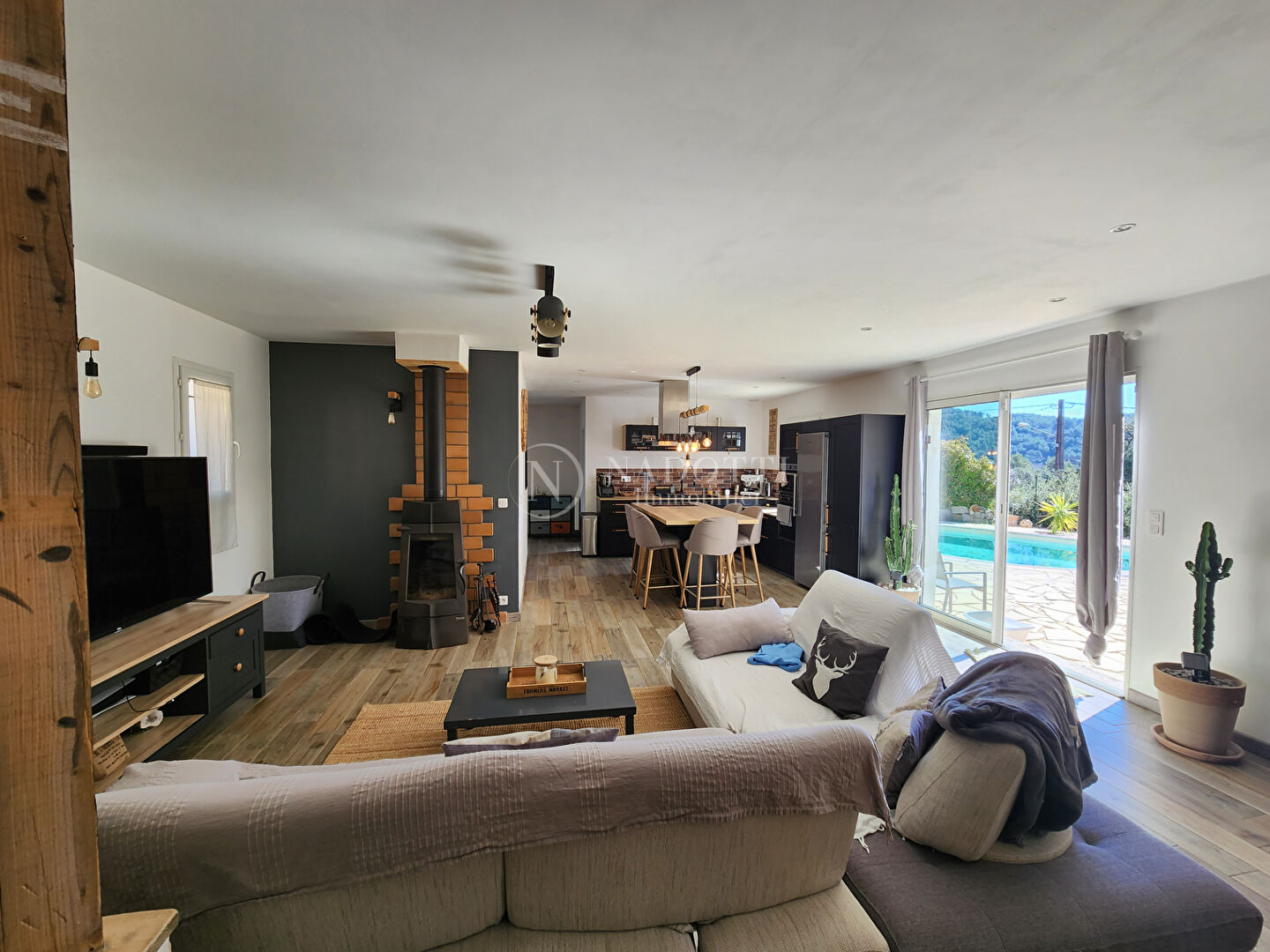 Villa Cadenet 4 chambres 160 m2 sur terrain 1000m² avec piscine - Jolie vue