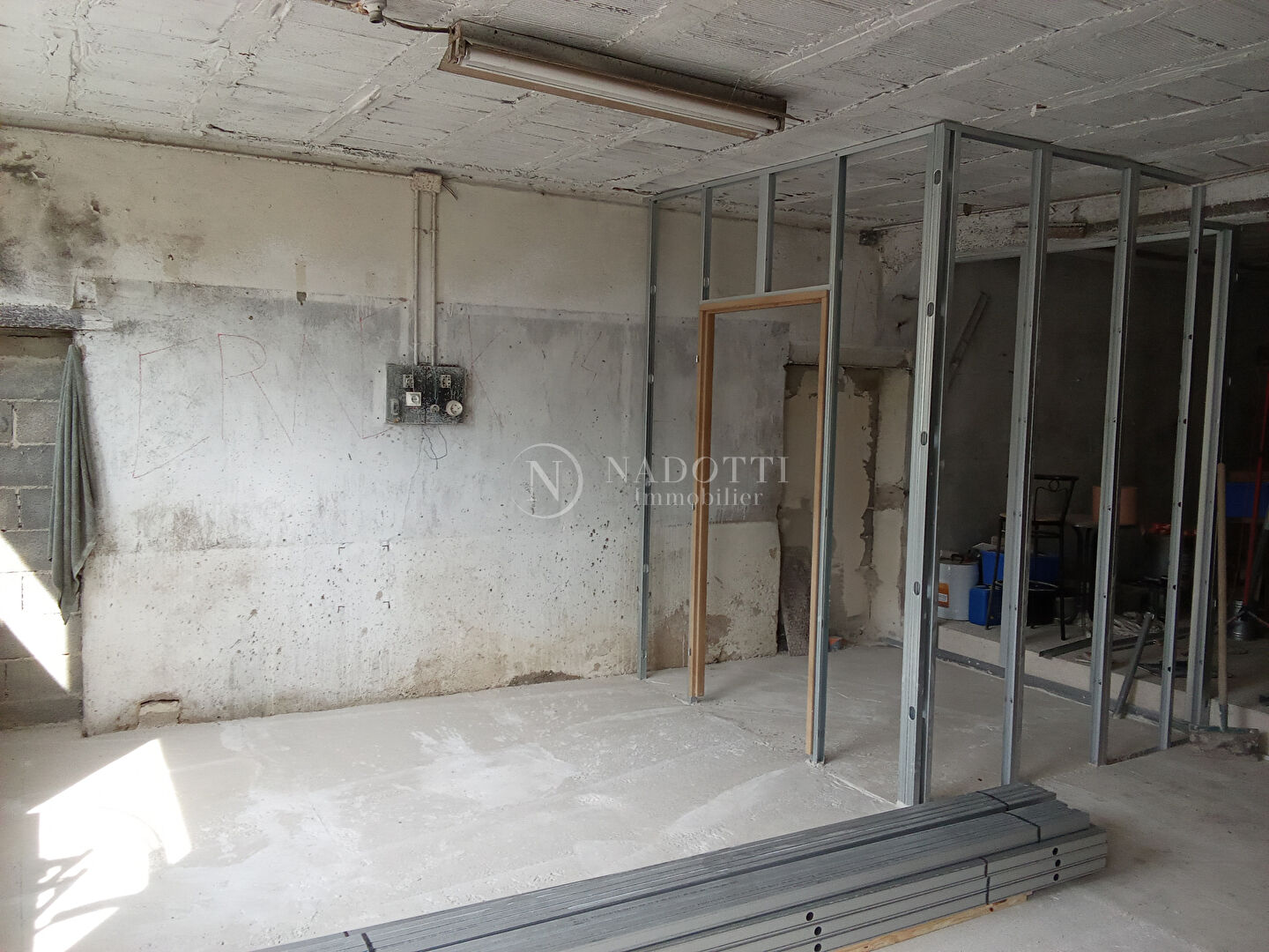 Photo CADENET CENTRE - Deux locaux commerciaux avec jardin image 3/6