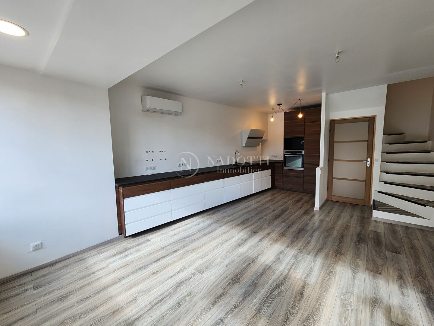 Cadenet  Centre - Maison de village 120 m² avec garage