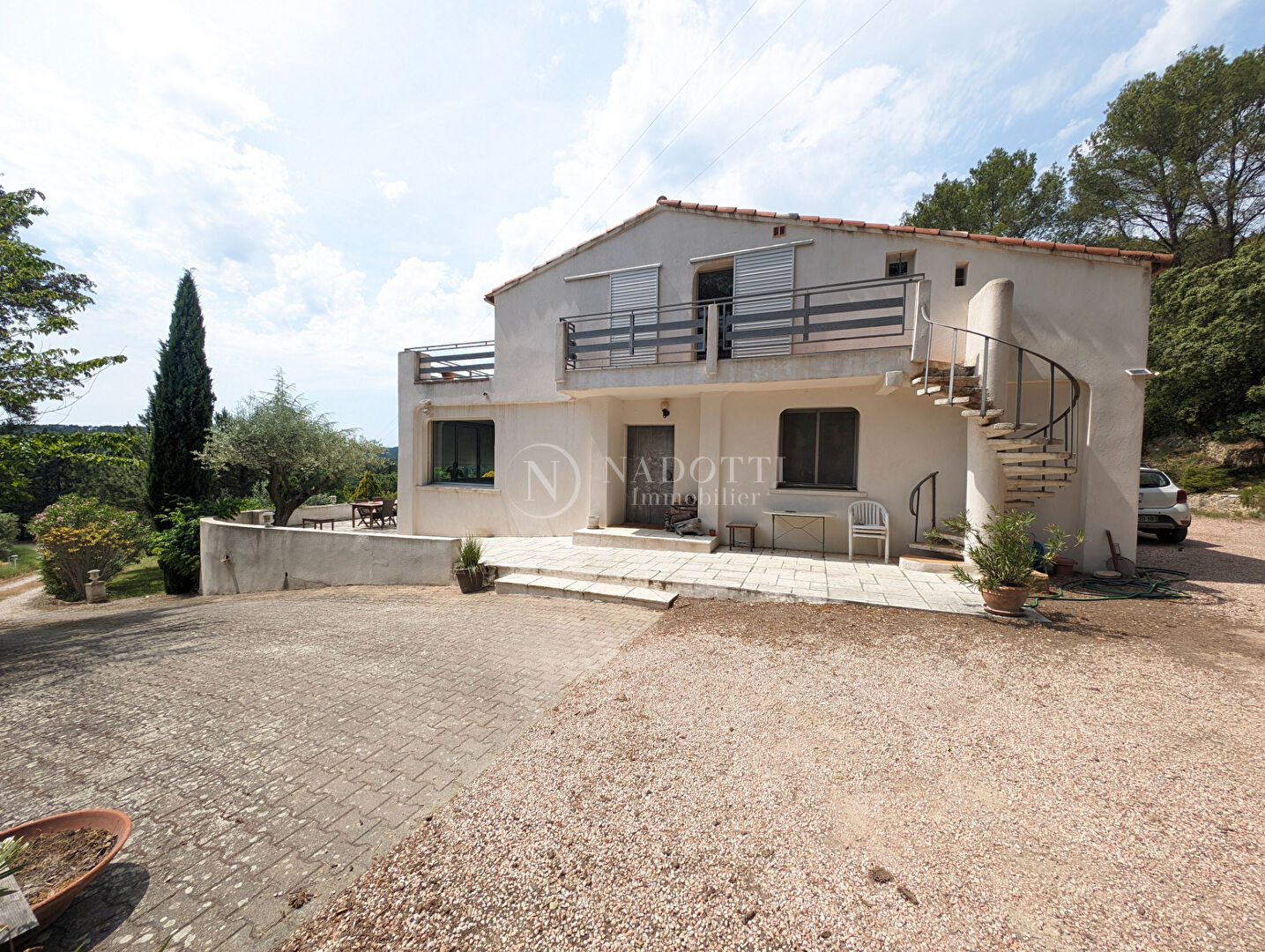 Photo A VENDRE, Rognes, propriété de 250 m² , terrain 6880 m² et pisine 12X6 image 4/6