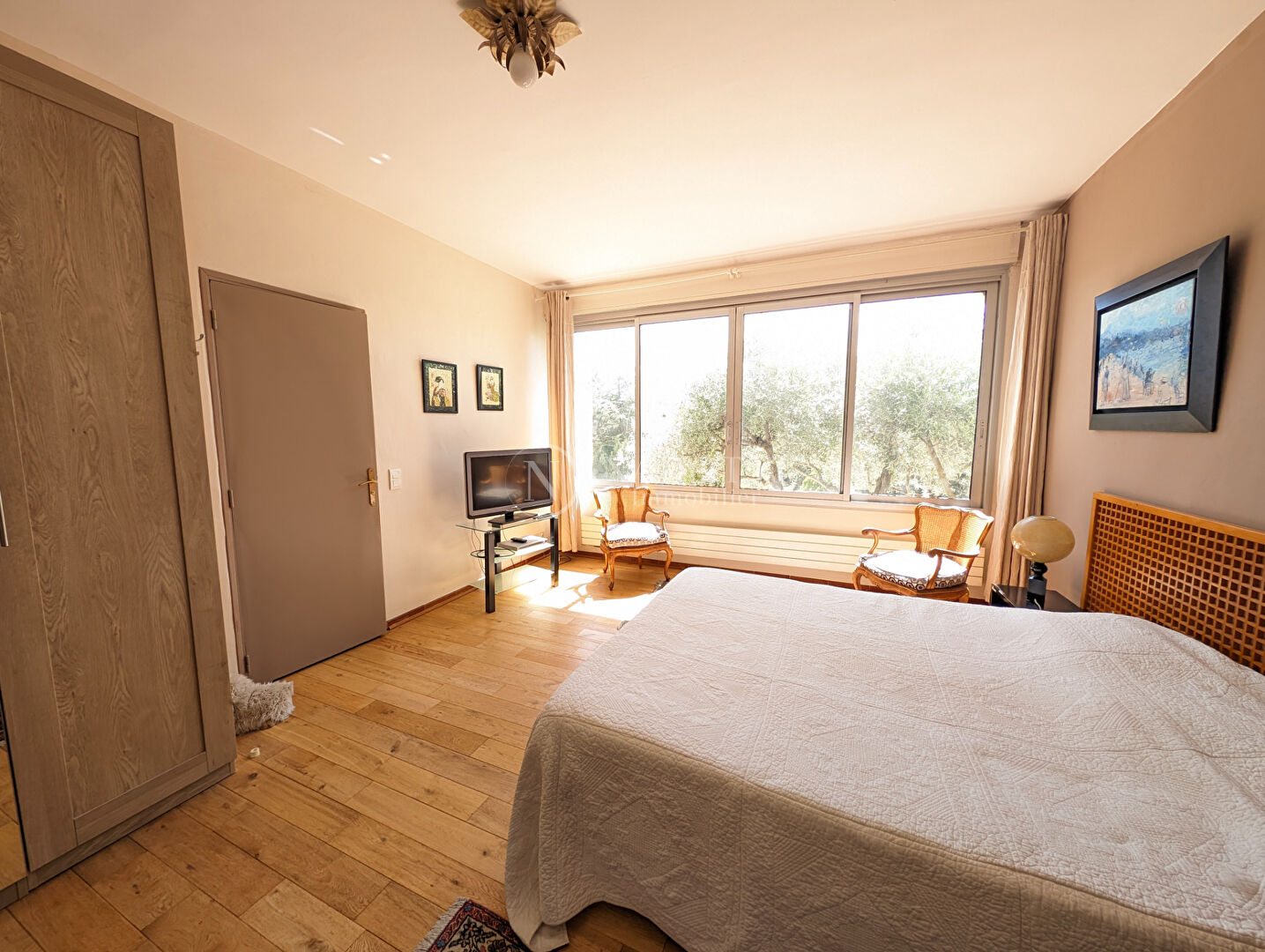 Photo A VENDRE, Rognes, propriété de 250 m² , terrain 6880 m² et pisine 12X6 image 4/6