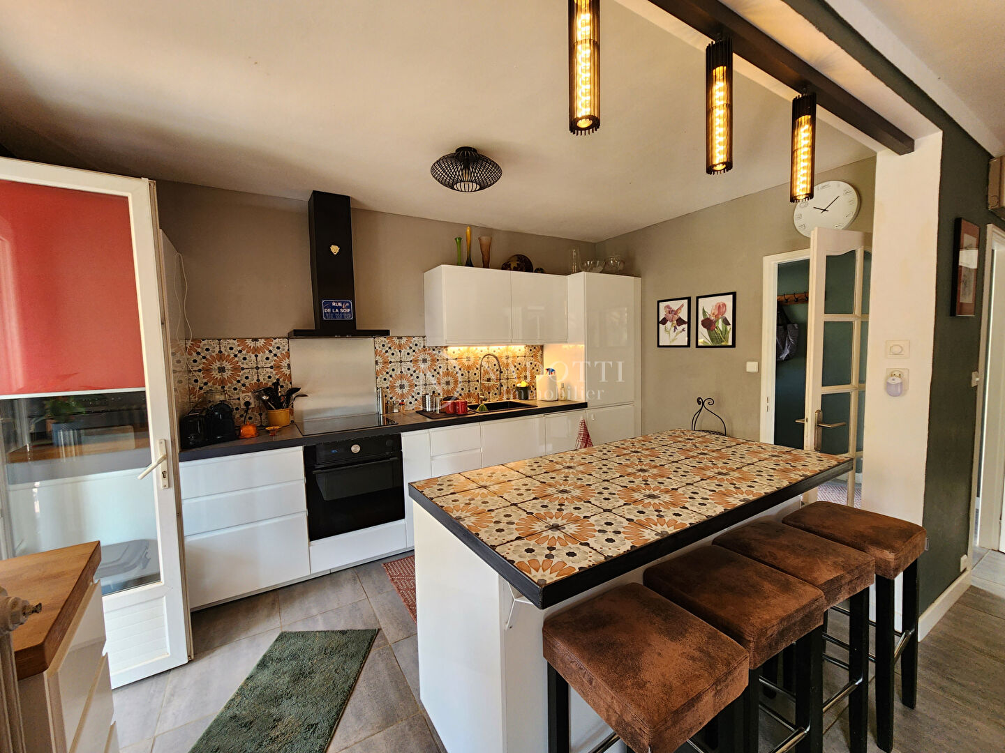 Photo A Cucuron, Charmante Villa Rénovée de 3 Chambres avec Jardin Luxuriant dans un Cadre Idéal ! image 6/6