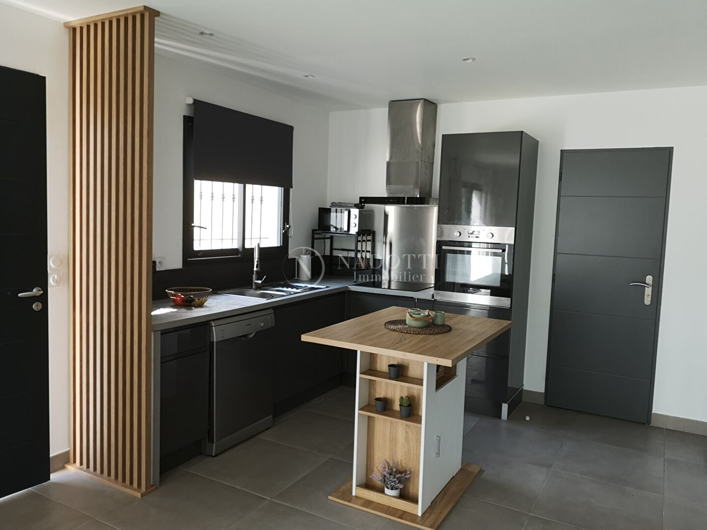 Photo MAISON  MODERNE  PERNES LES FONTAINES image 4/6