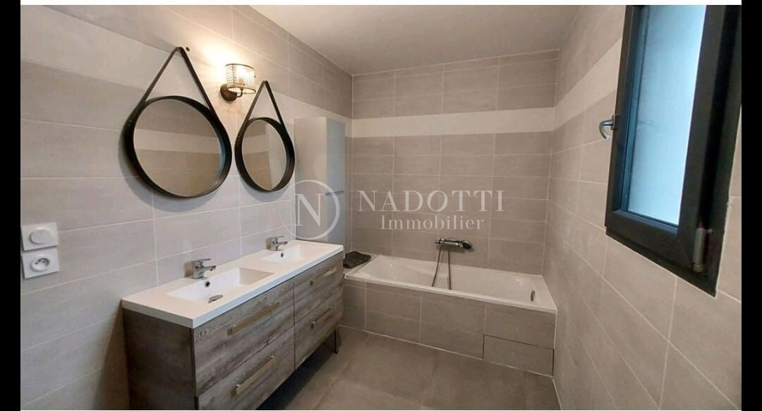 Photo MAISON  MODERNE  PERNES LES FONTAINES image 6/6