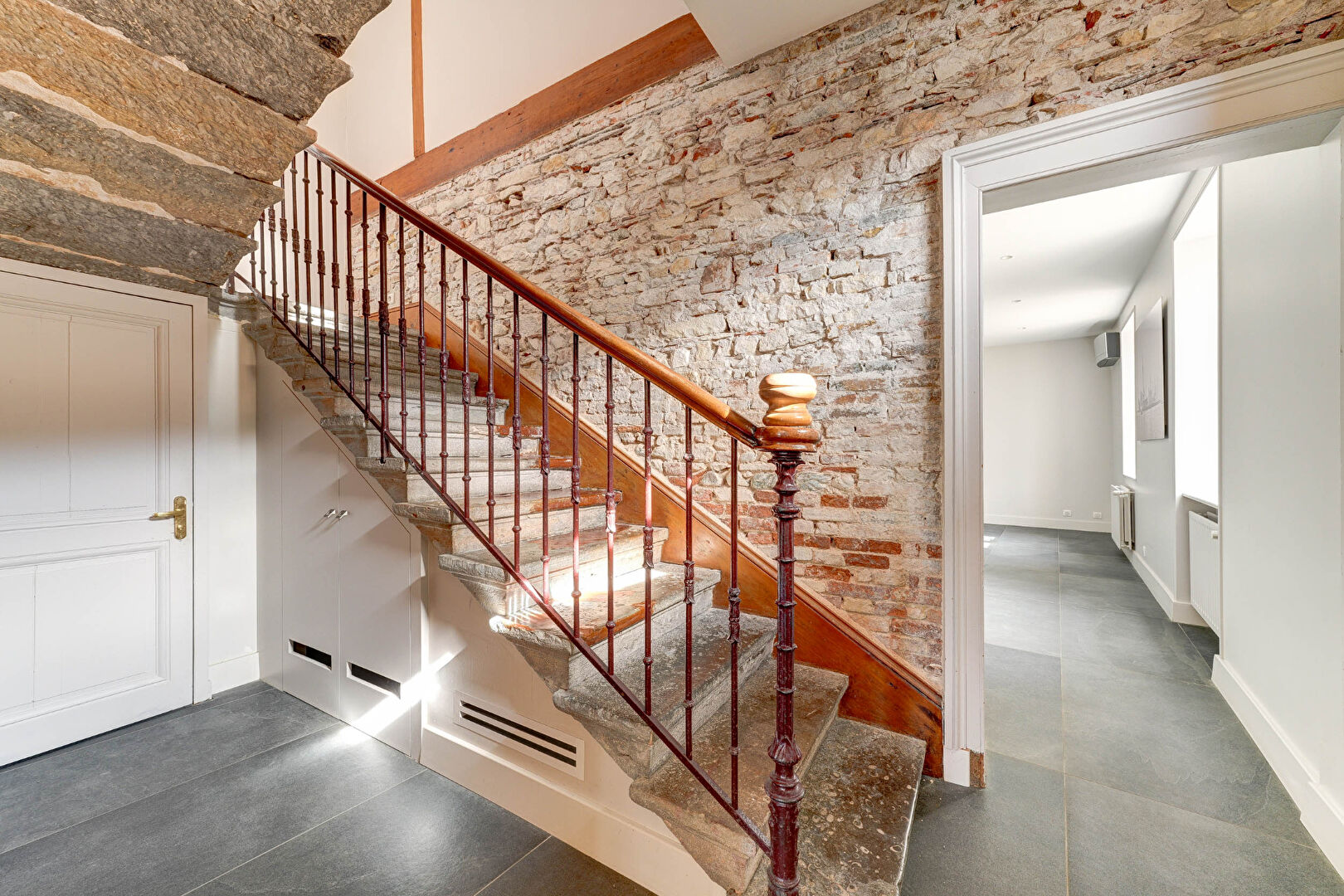 Photo Maison en pierre dorées - Les Chères image 3/6