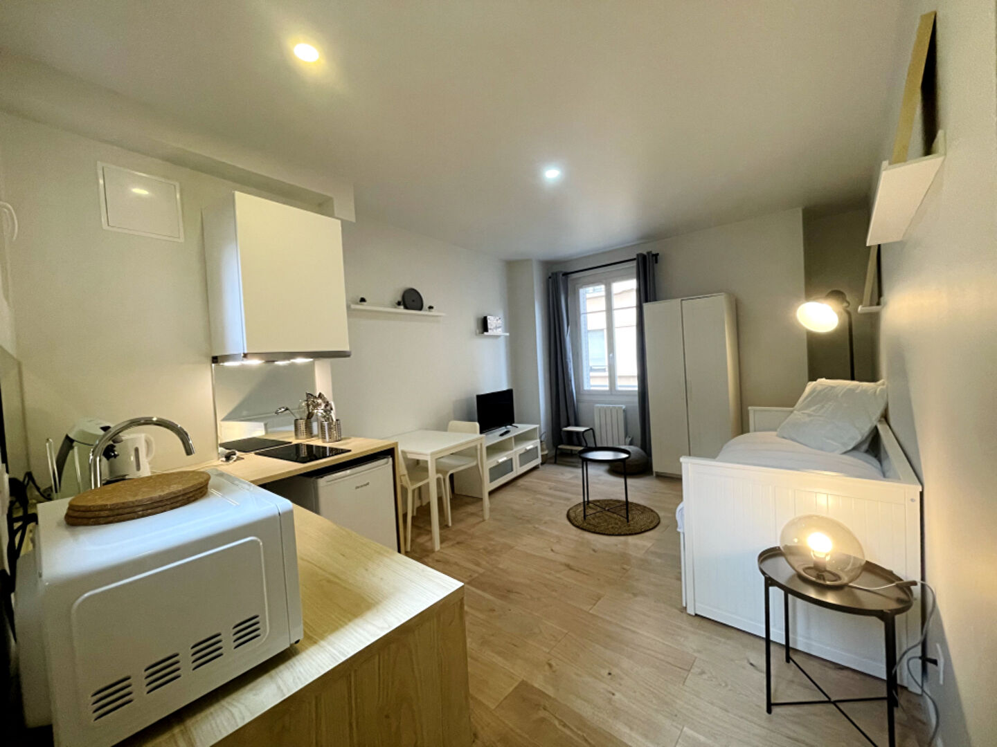 Studio refait à neuf - idéal premier achat ou investisseurs - Coeur 7e