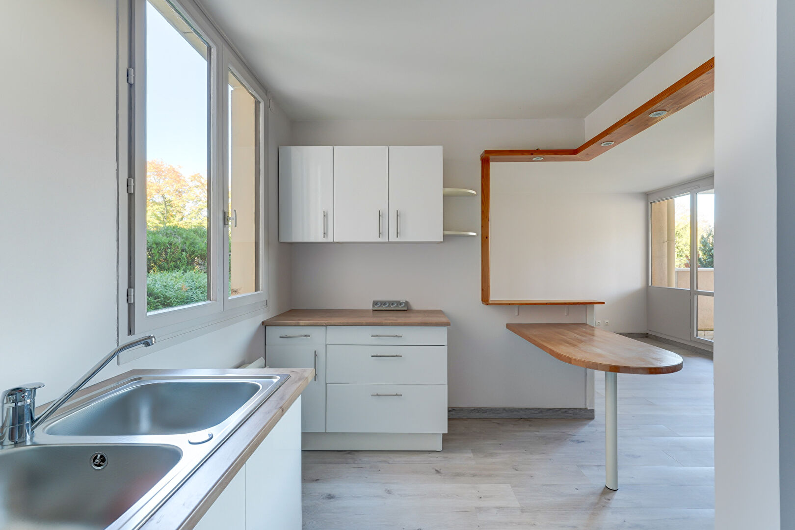 Photo T2 - avec Terrasse - Saint-Rambert image 2/6