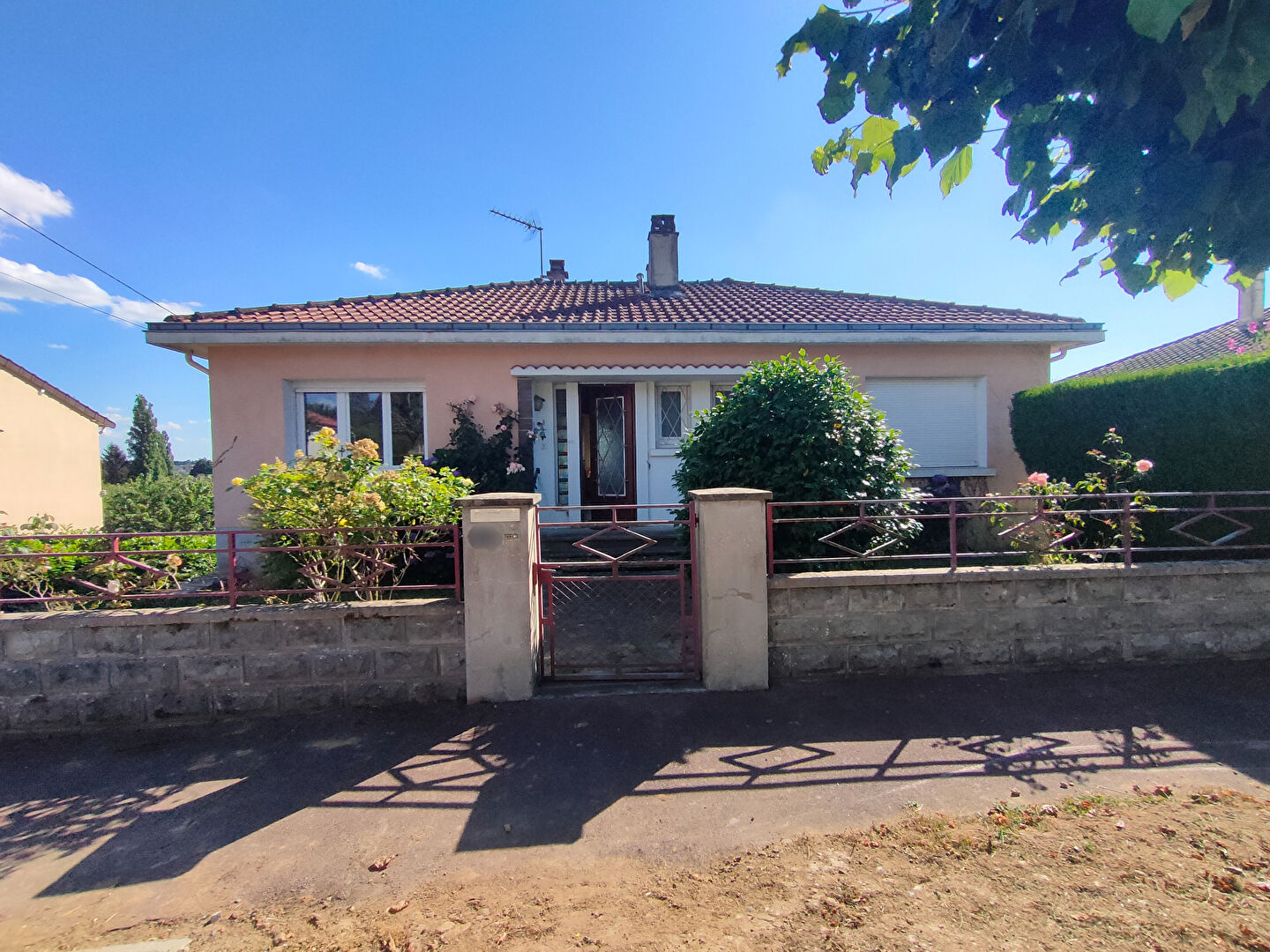 Photo Maison Châlus 7 pièce(s) 130 m2 image 1/6