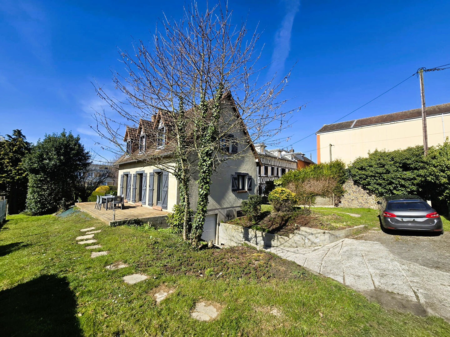 Maison  5 pièce(s) 105 m2