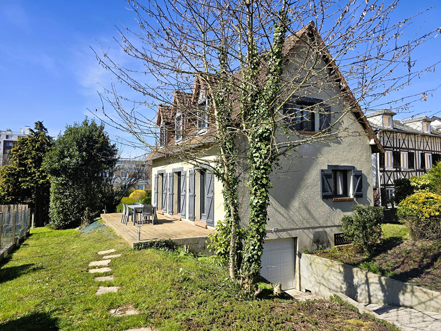 Maison  5 pièce(s) 105 m2