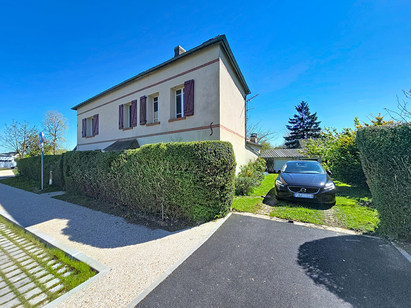 Maison La Neuville Chant D&rsquo;Oisel 8 pièces 195 m2