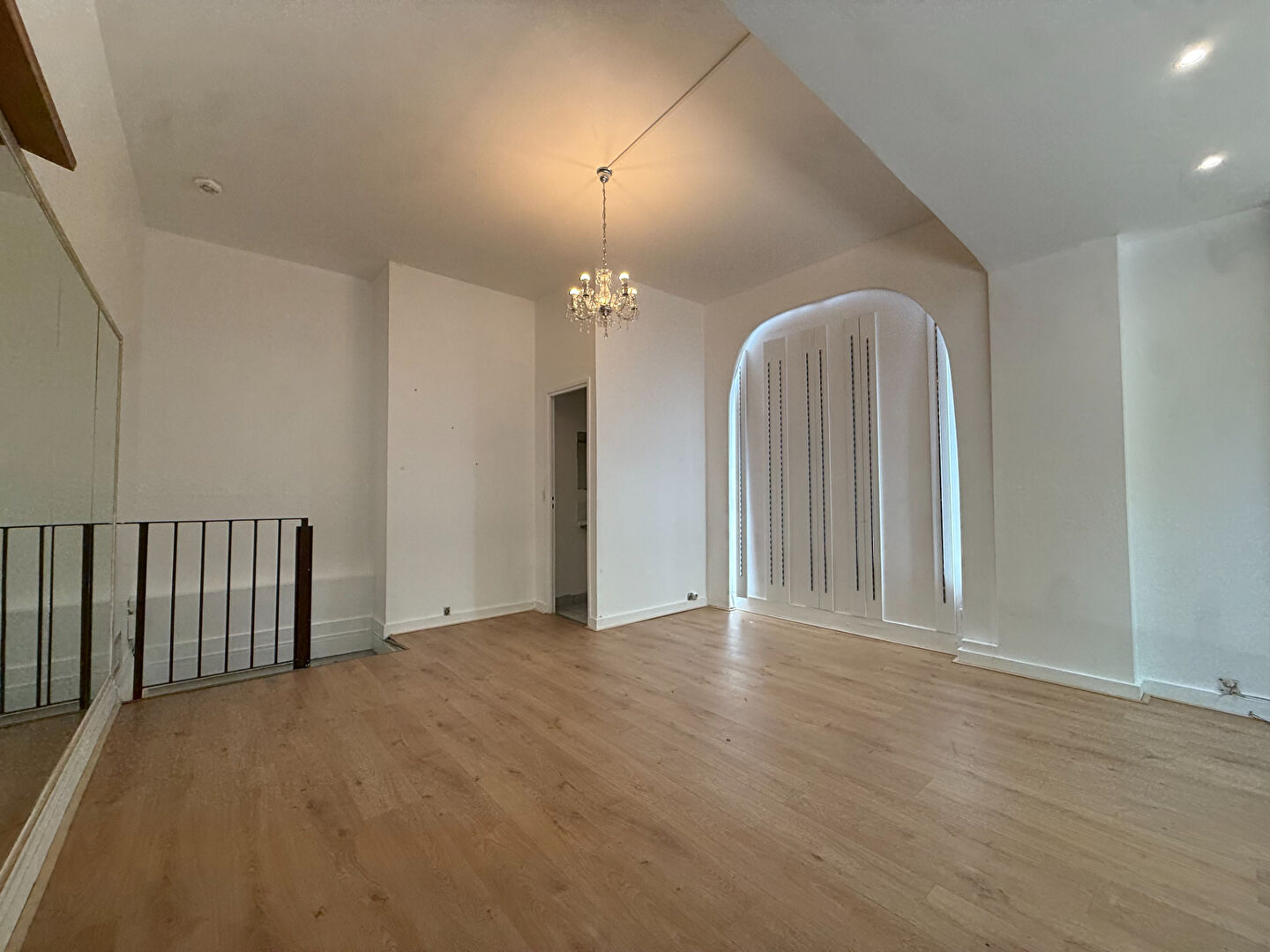 Photo Local commercial Paris 56 m2 image 2/6