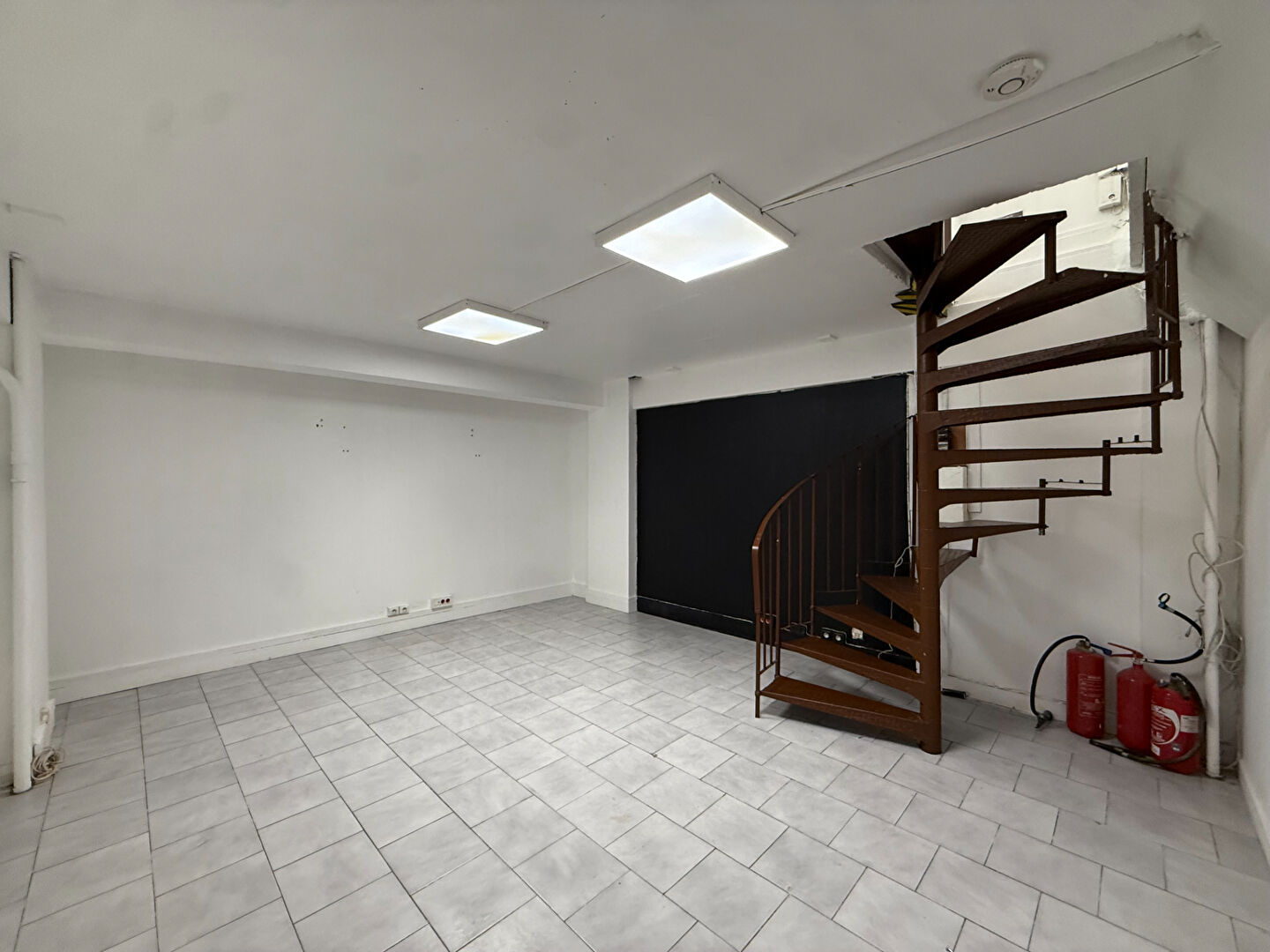 Photo Local commercial Paris 56 m2 image 4/6