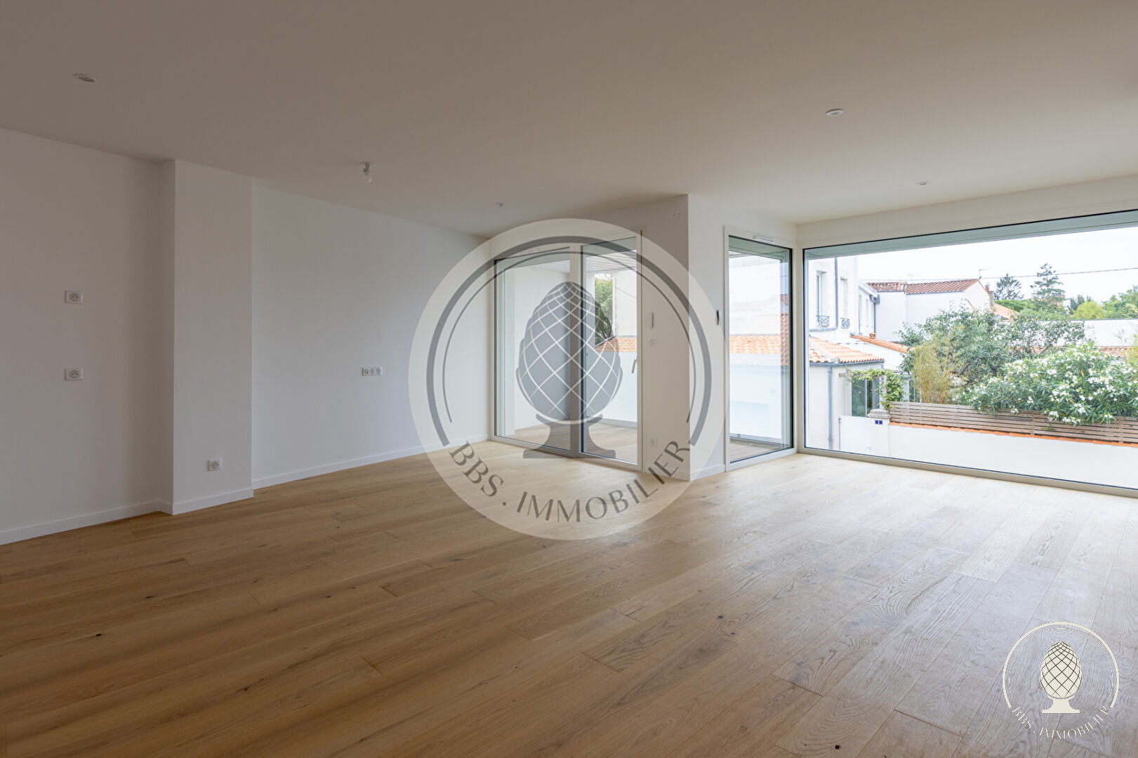 Photo Maison moderne à vendre à La Rochelle - Référence NB422 image 2/6