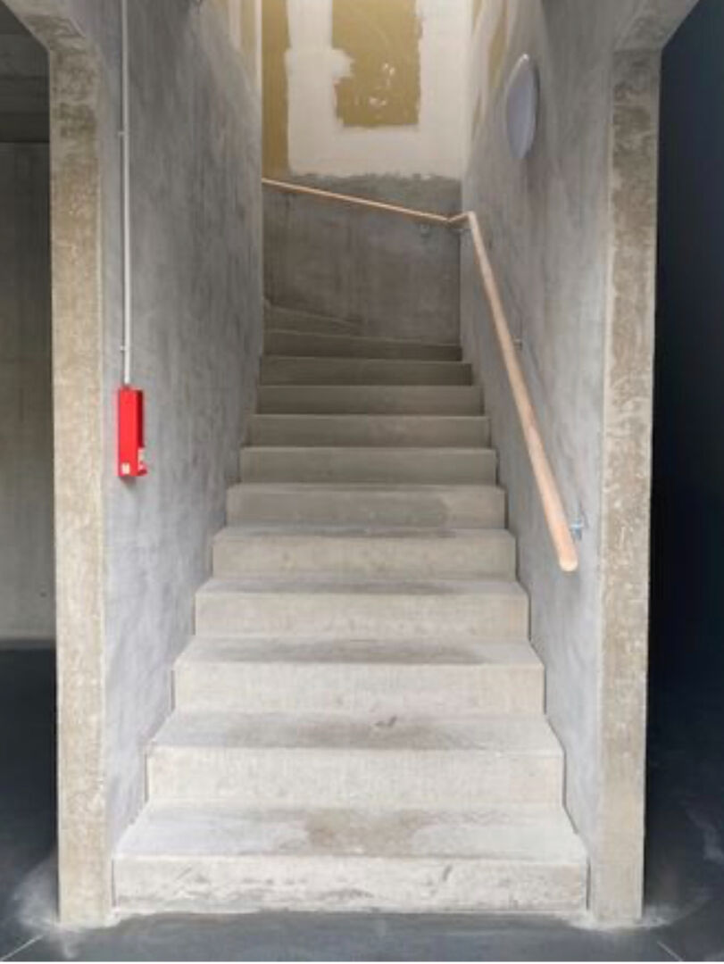 Photo LOCAL D'ACTIVITE DE 224 m2 SECURISE - ZONE D'ACTIVITE image 3/5