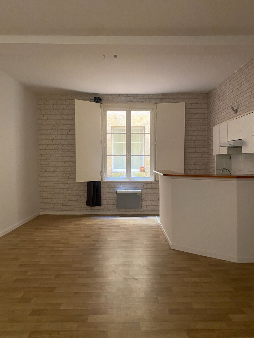 Bordeaux st pierre T2  non meublé