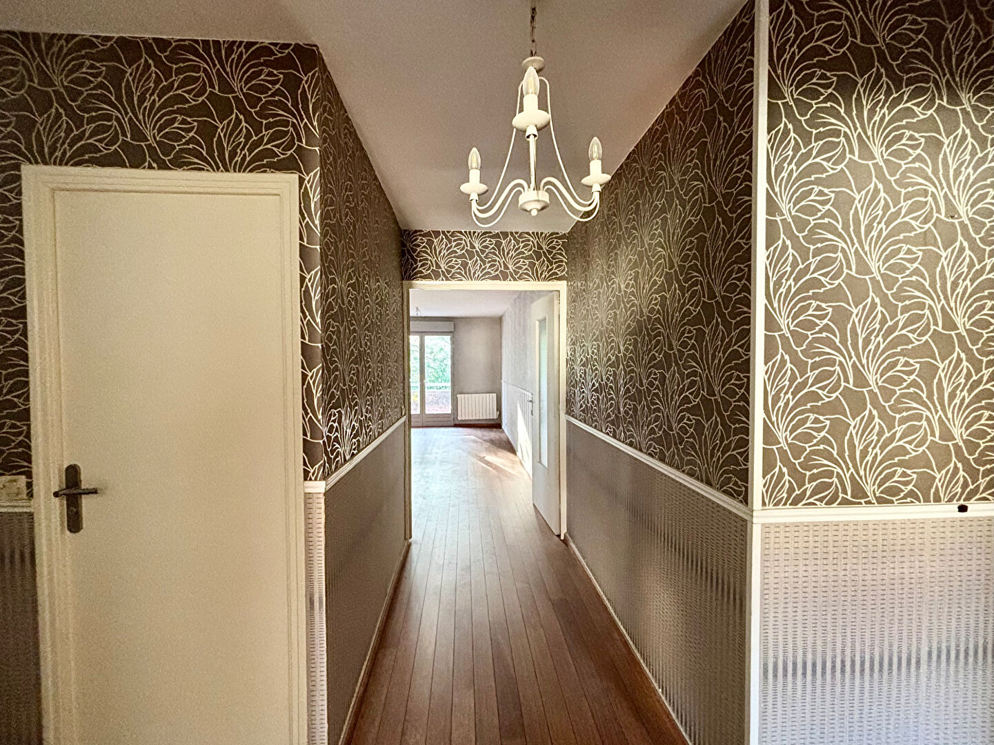 Photo 4 pièces 80 m2 - Proche de toutes commodités image 1/6