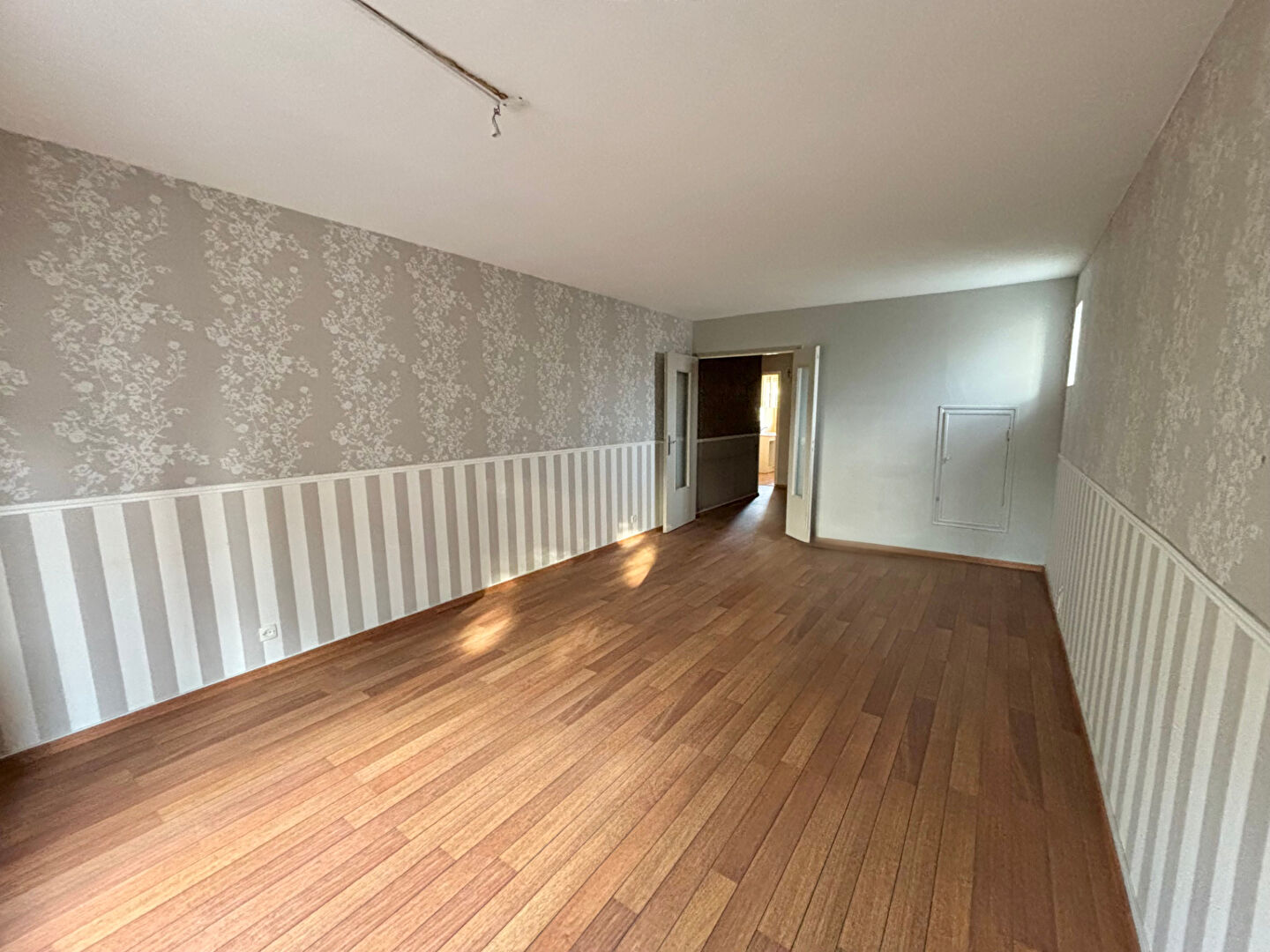 Photo 4 pièces 80 m2 - Proche de toutes commodités image 2/6