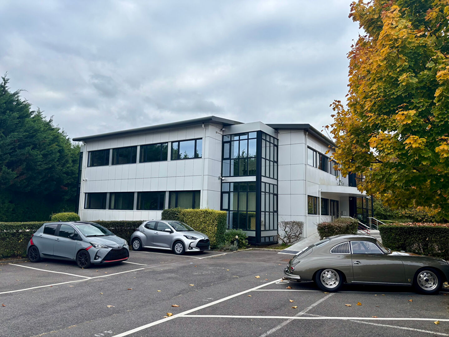 Bureaux 442.84 m2 - Proche A4