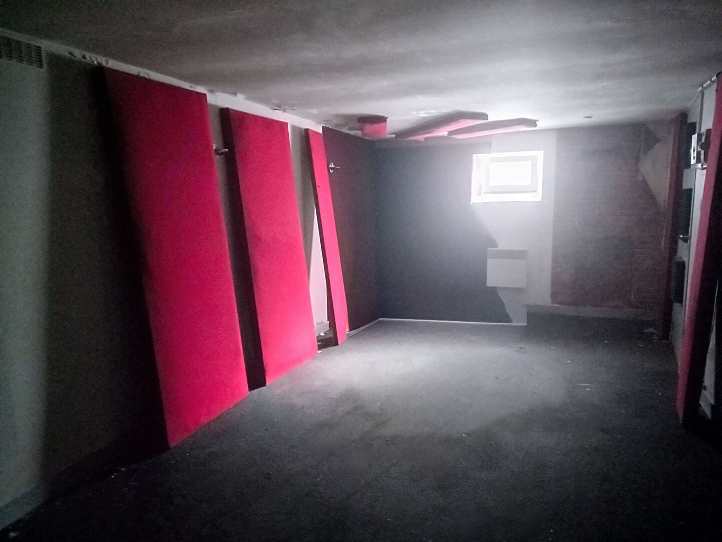 PARIS 15 - Pte Vanves. Esp. stockage 28 m2.