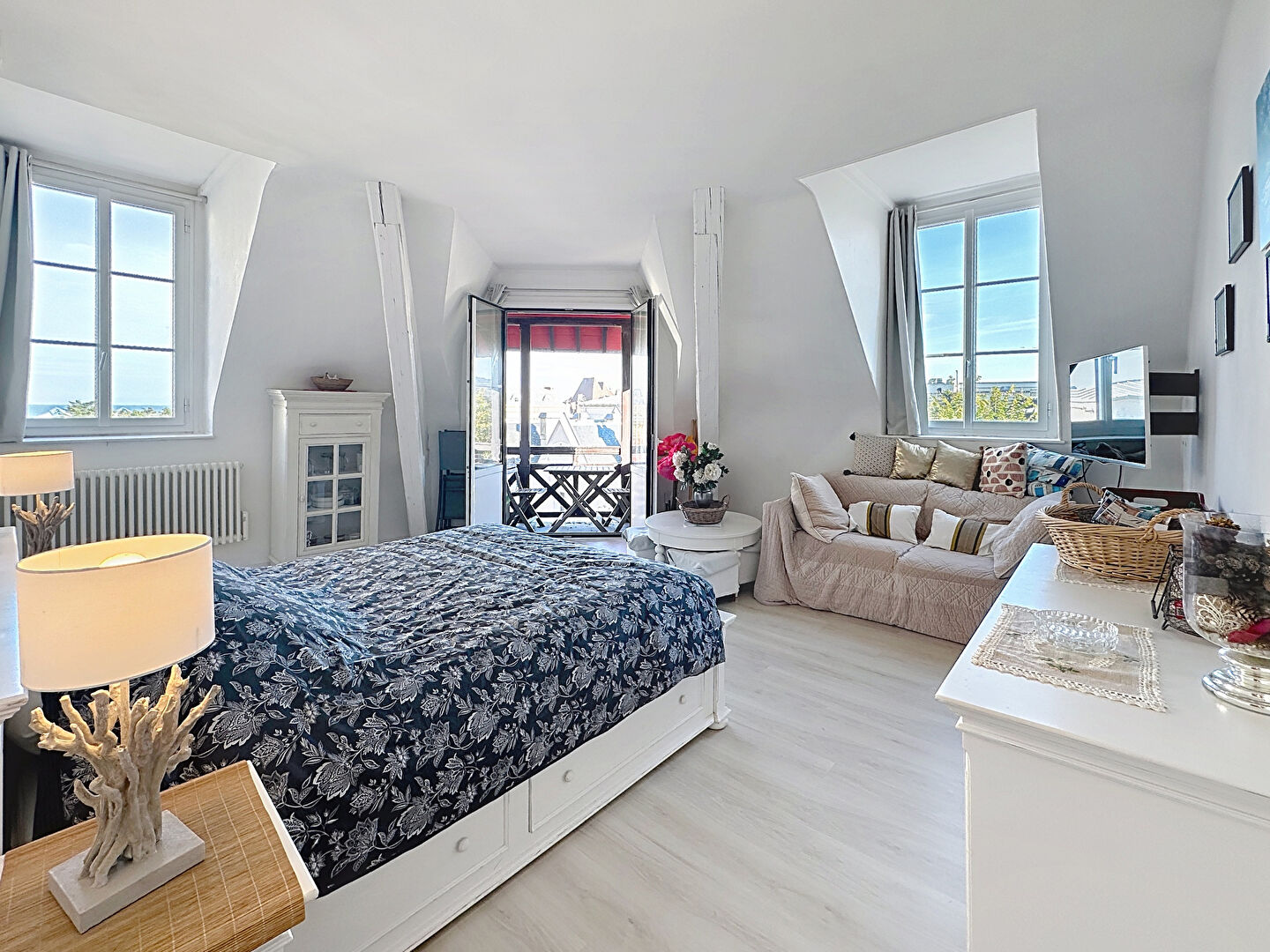 STUDIO DANS LE TRIANGLE D'OR DE DEAUVILLE