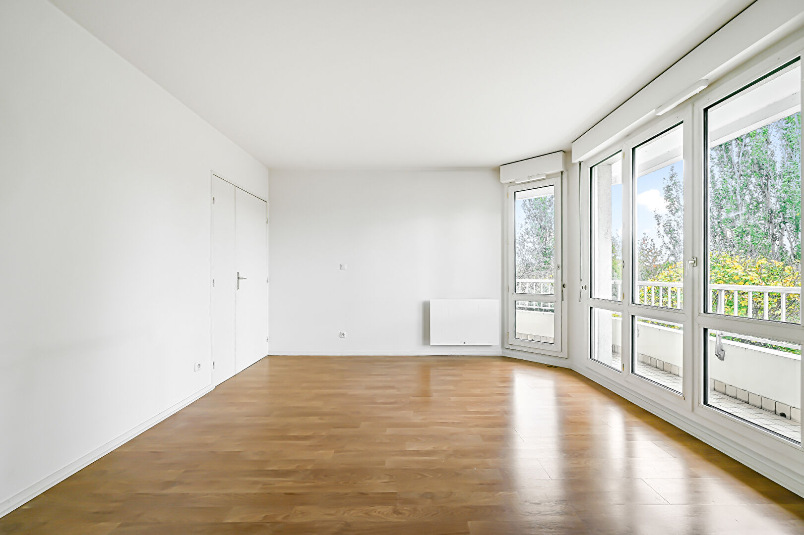 Photo Issy-les-Moulineaux- Grand 2 pièces avec balcon et parkings image 5/6