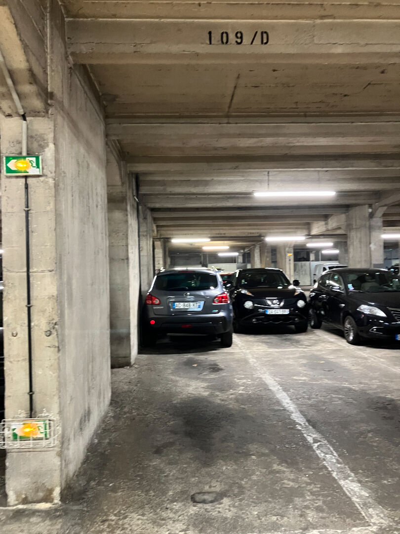Photo Parking rue Lauriston image 2/2
