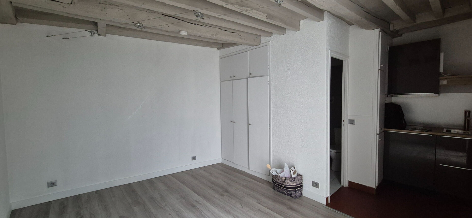 Photo Studio non meublé Paris 2 image 2/5