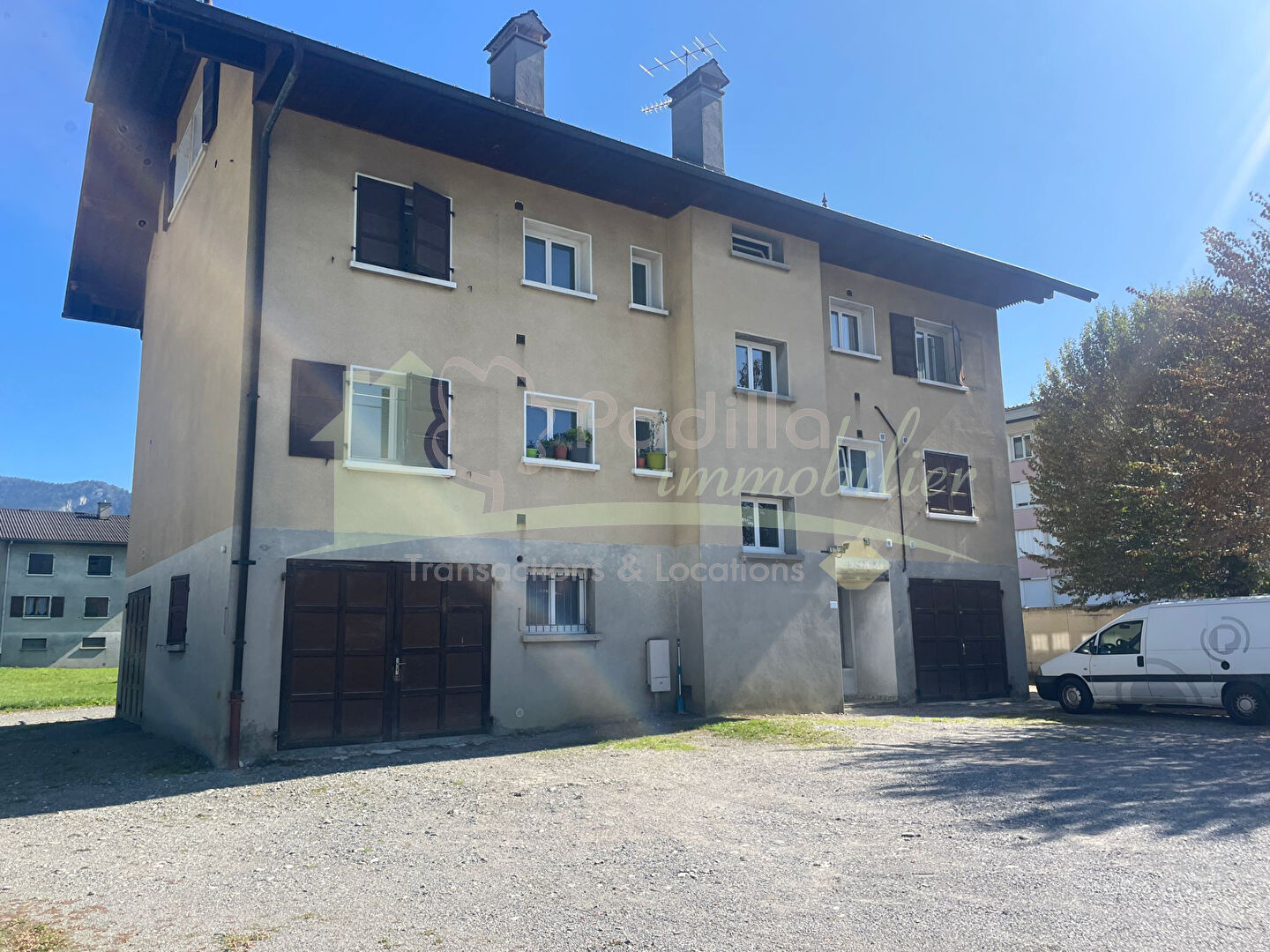 Photo Maison Thyez 10 pièce(s) 311 m2 image 2/6