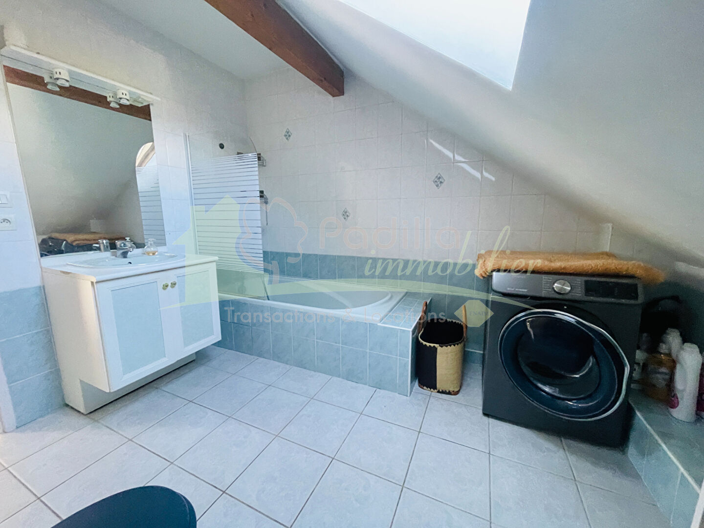 Photo Maison mitoyenne 4 pièces 92 m²  + garage . Marnaz image 4/6