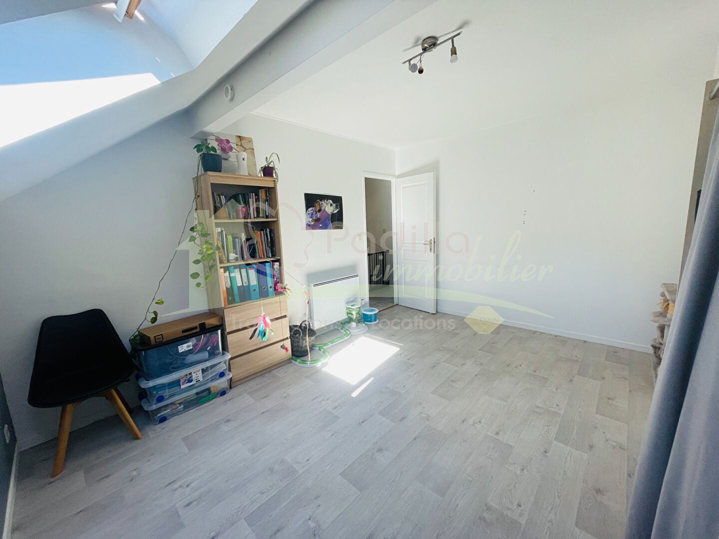 Photo Maison mitoyenne 4 pièces 92 m²  + garage . Marnaz image 6/6