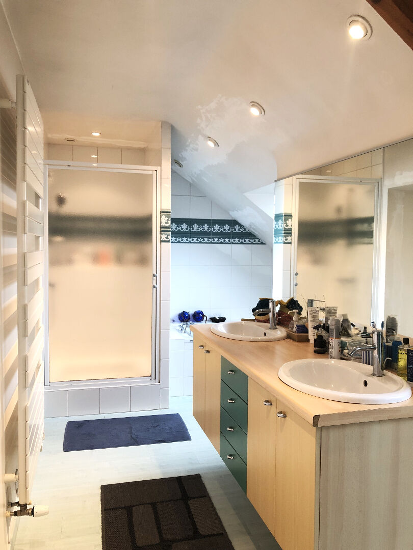 Photo Maison de ville 6 pièces, 4 ch. Commerces à PIED ! image 3/4