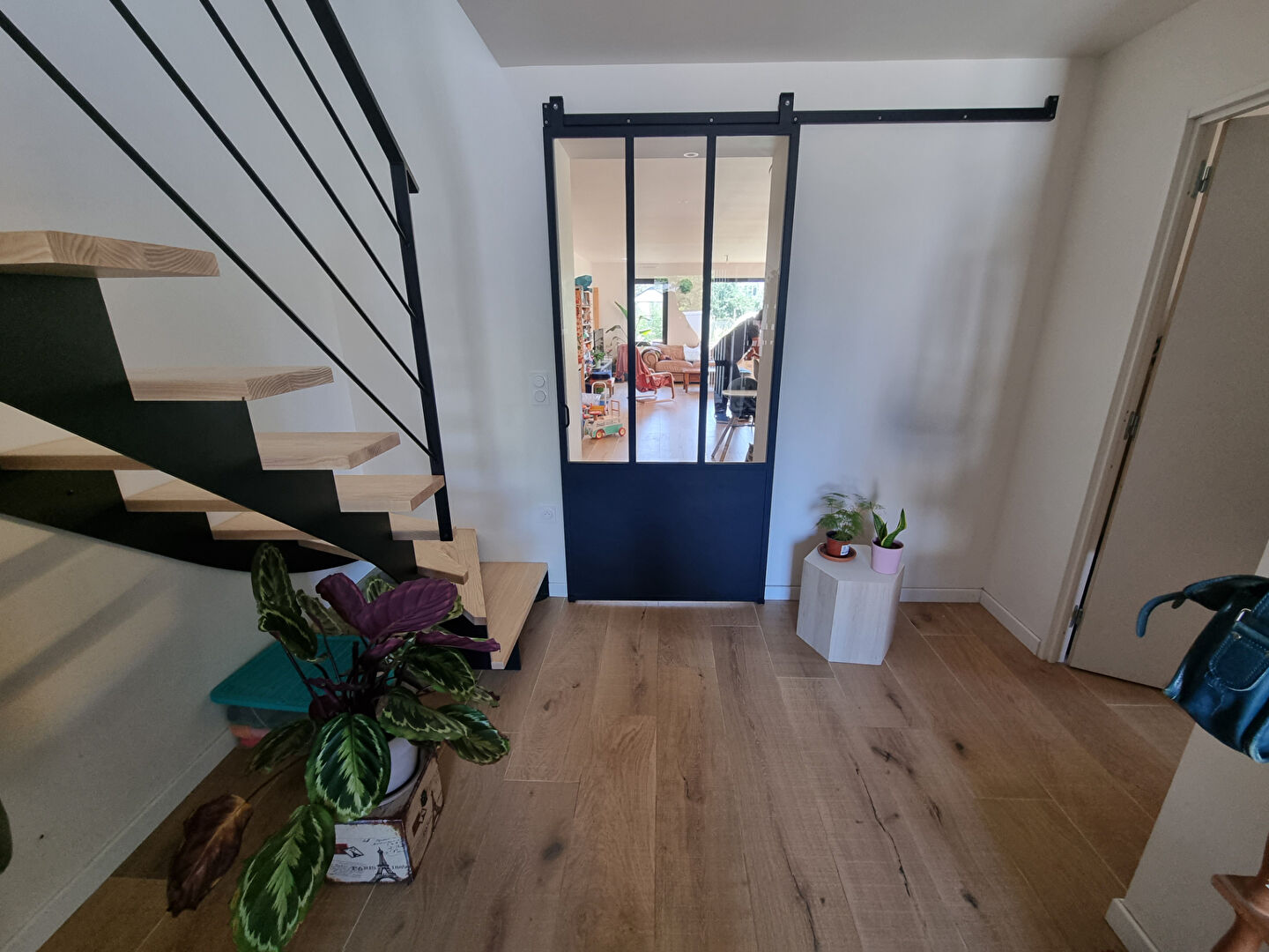 Photo Contemporaine T7 de 2023 image 5/6