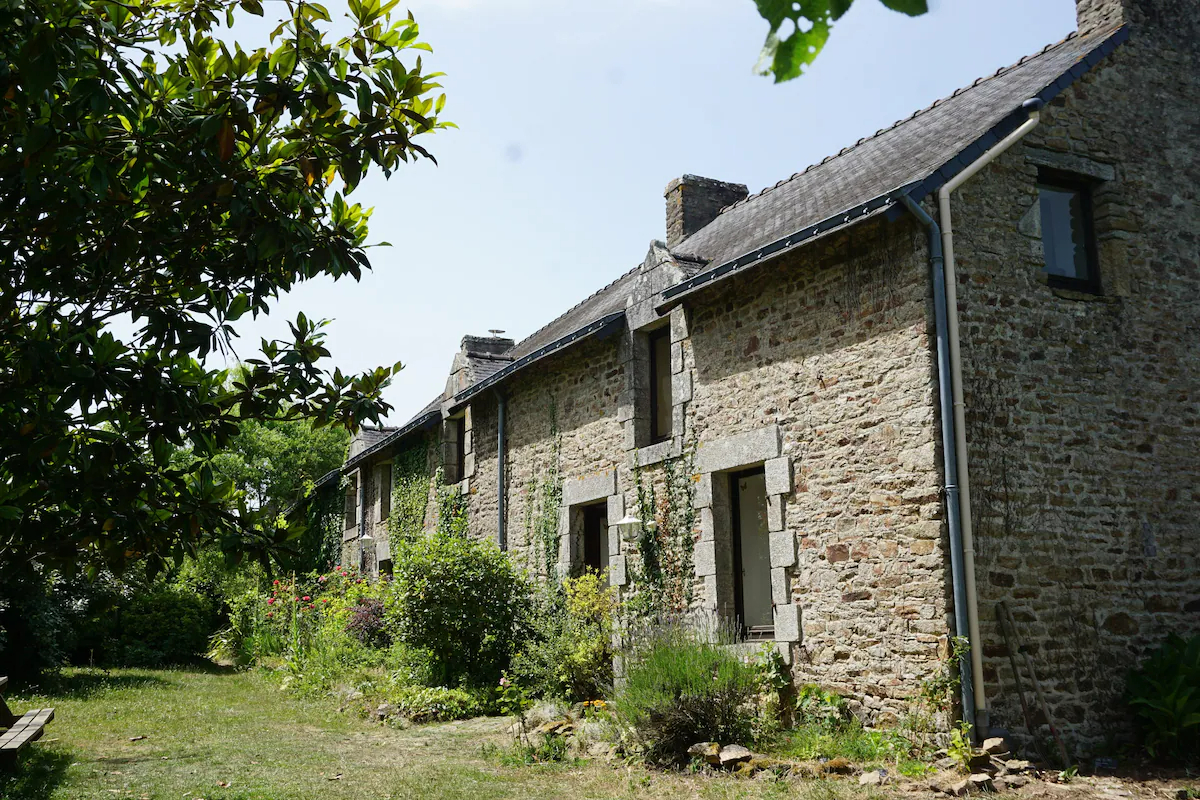 Longère en pierre avec gîtes