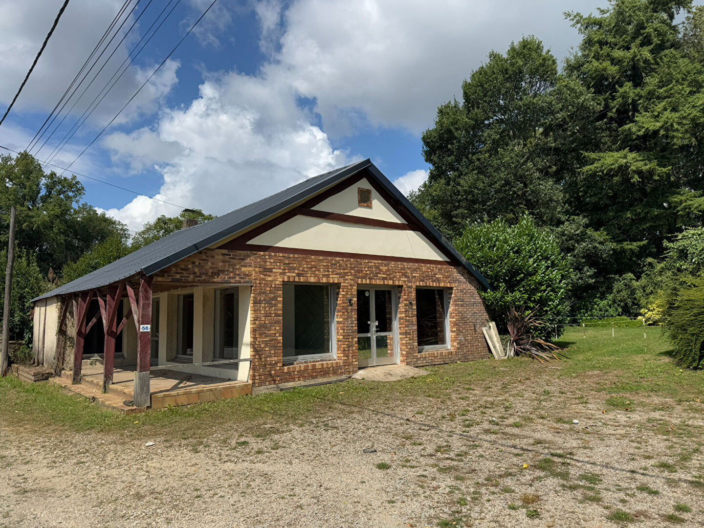 Local commercial Pluvigner