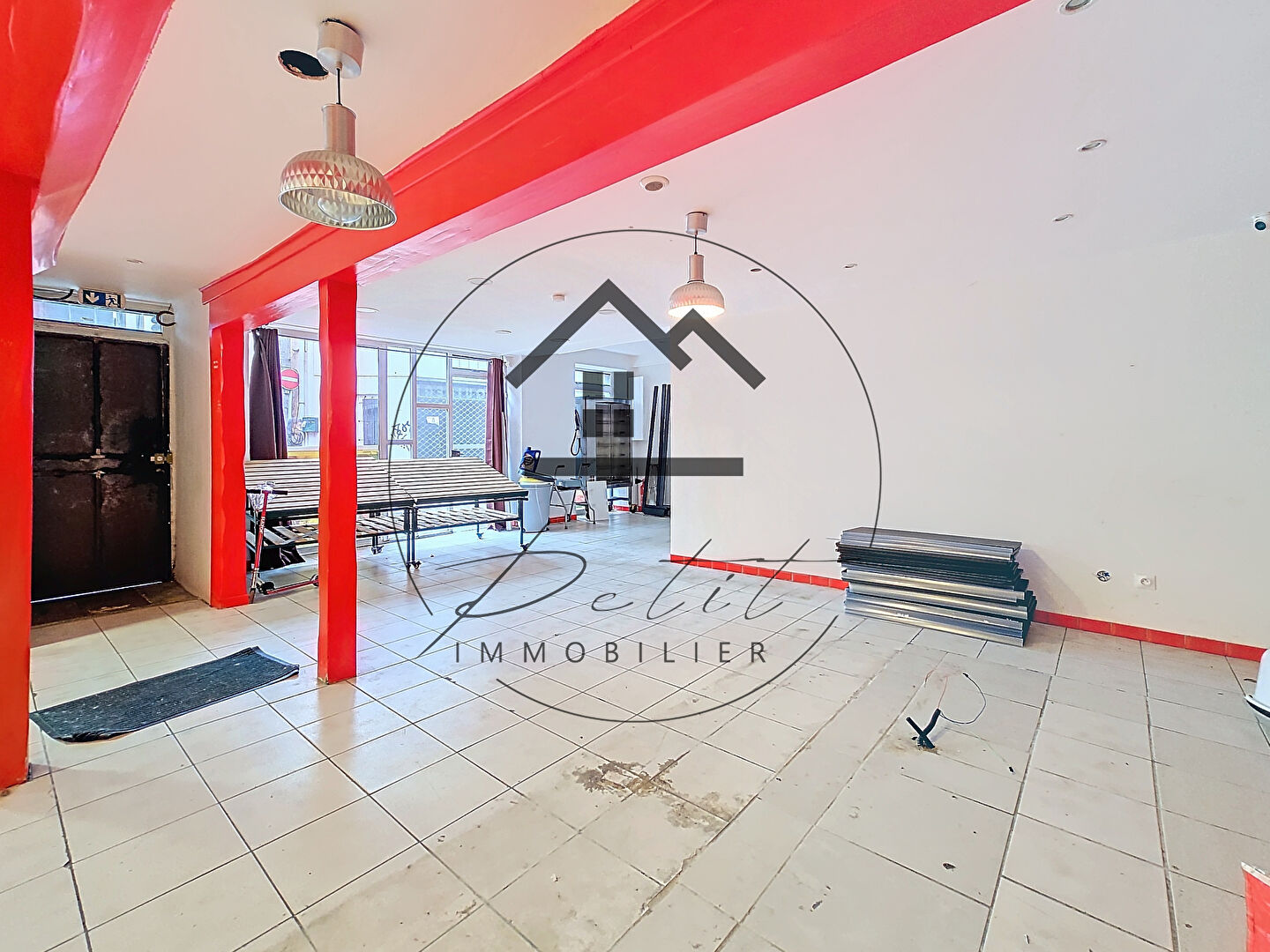 Photo Immeuble Mouy 155m² image 2/6