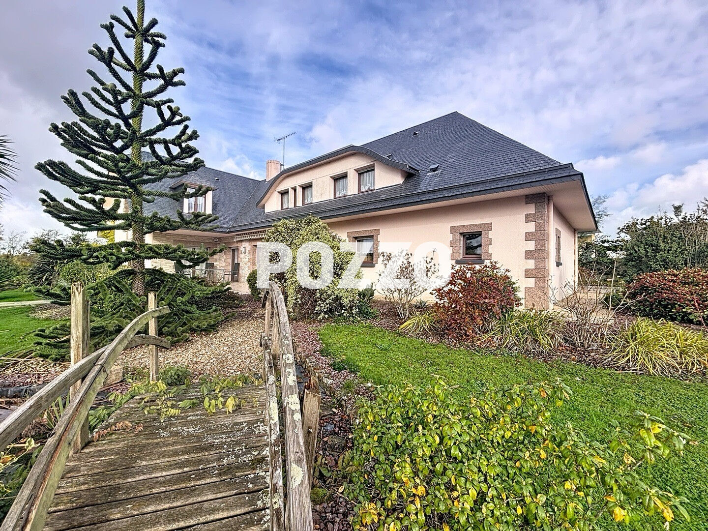 Torigny les villes  - A vendre grande propriété avec piscine proche des commodités-