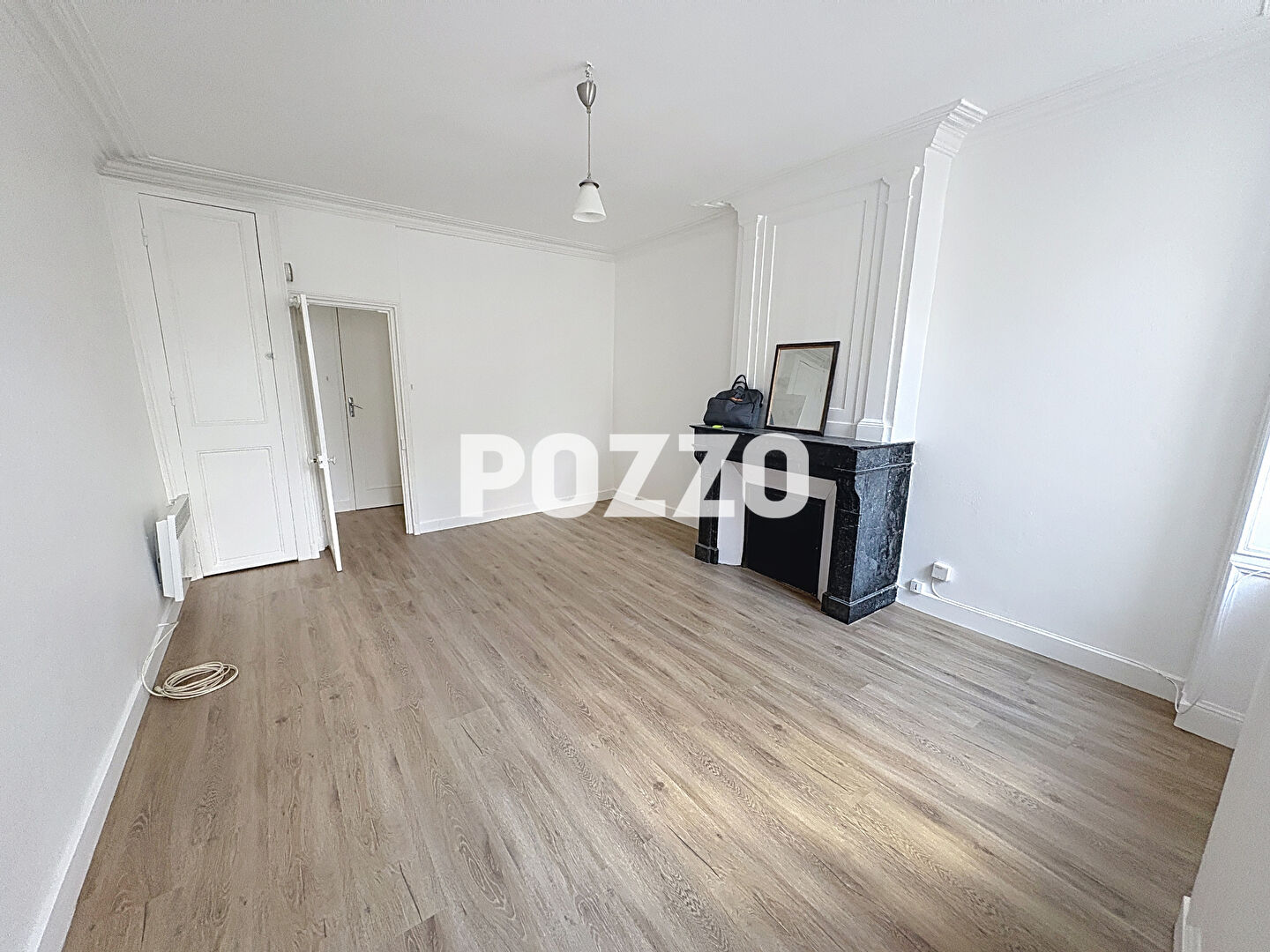 STUDIO RENOVE A LOUER DE 24M² EN HYPER CENTRE DE CHERBOURG