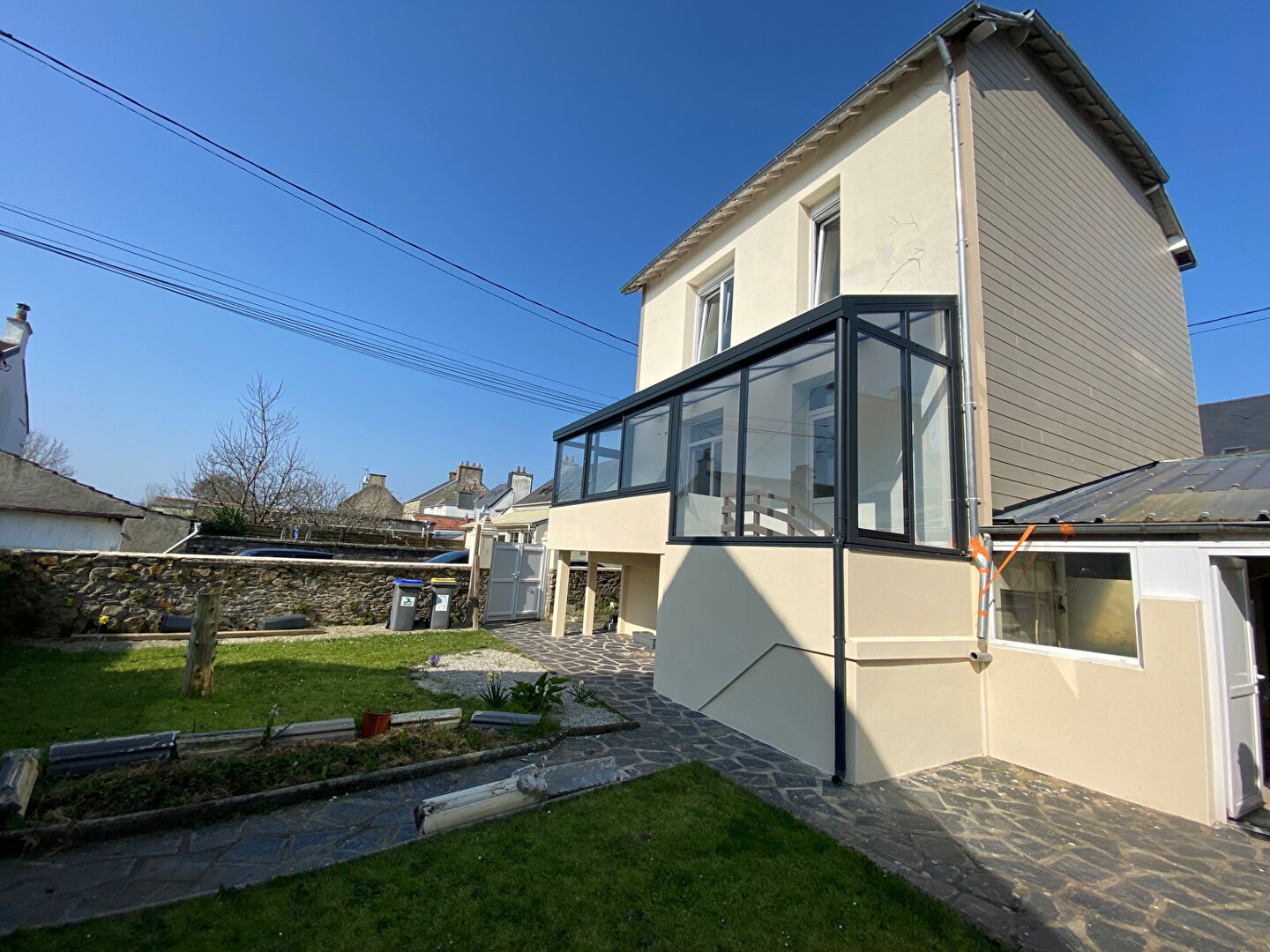 MAISON DE TYPE F5 A LOUER SUR TOURLAVILLE AVEC GARAGE CELLIER CAVE ET JARDIN