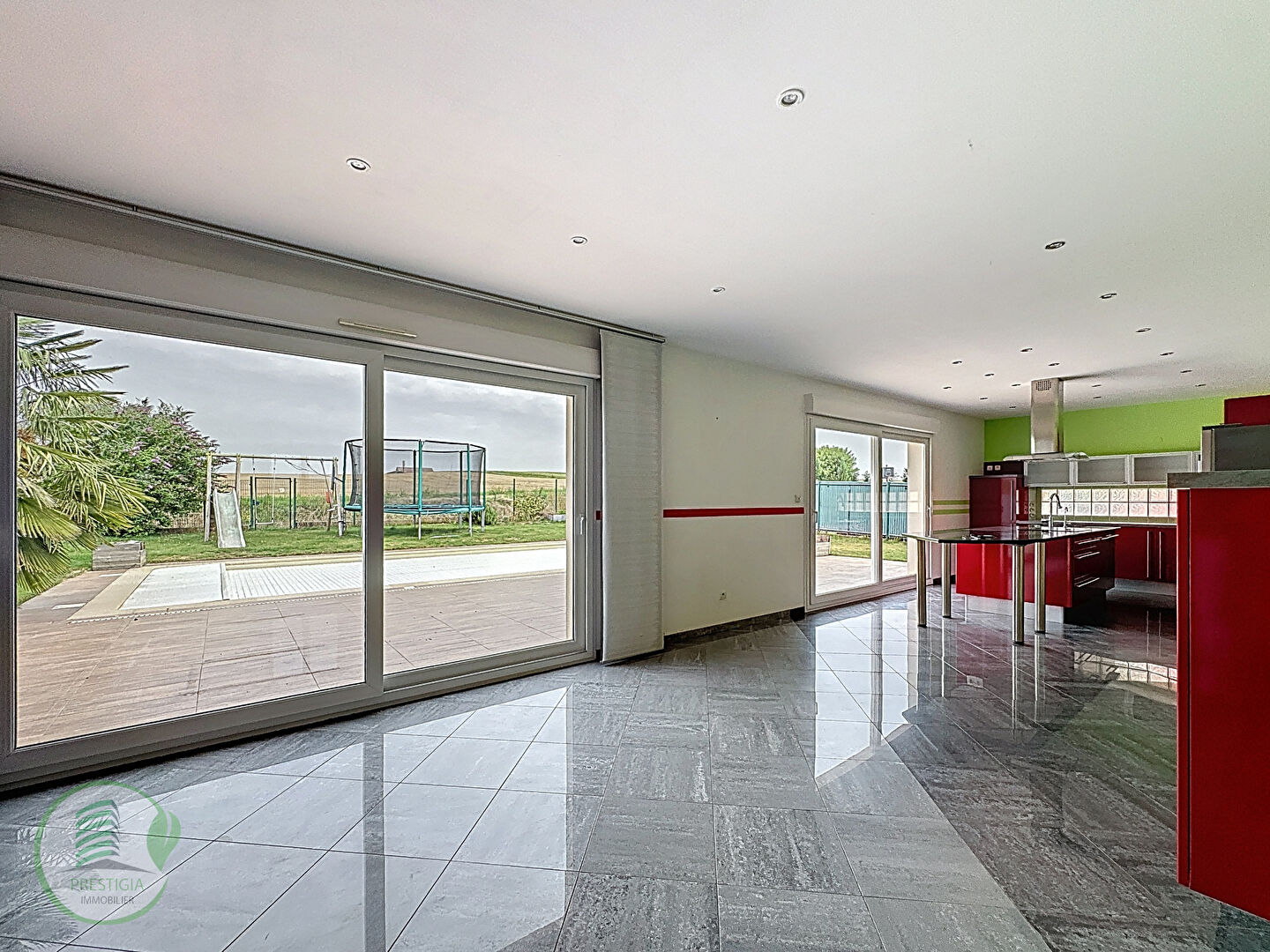 Photo À vendre Maison familiale avec piscine image 6/6