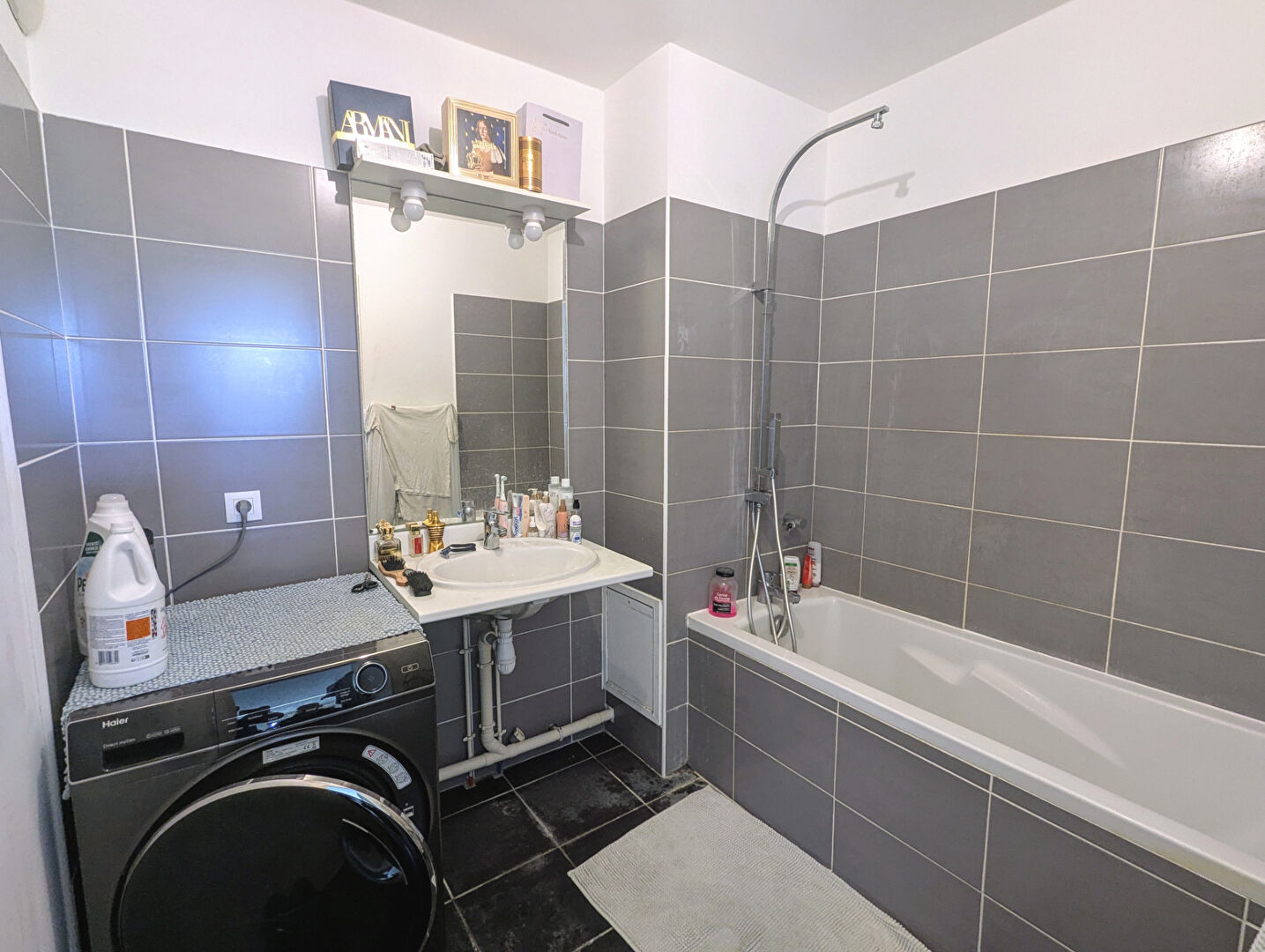 Photo À deux pas du tramway : 2 pièces de 51 m² avec extérieur et parking image 3/4