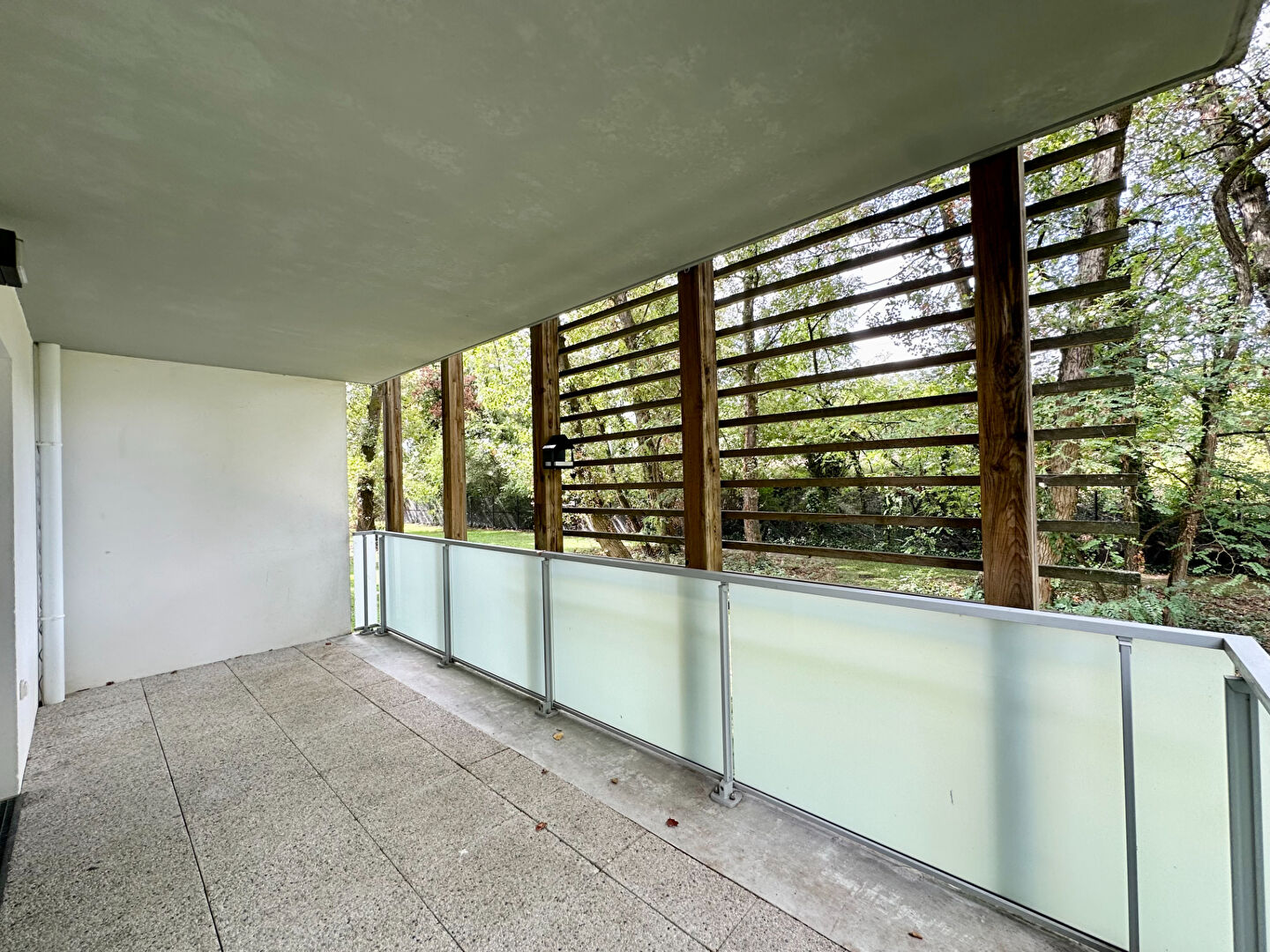 Photo APPARTEMENT T4 AVEC TERRASSE ET DEUX PLACES DE PARKING image 4/6