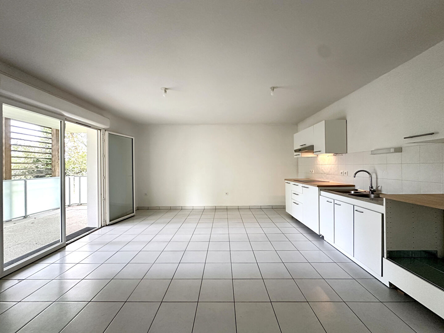 Photo APPARTEMENT T4 AVEC TERRASSE ET DEUX PLACES DE PARKING image 5/6