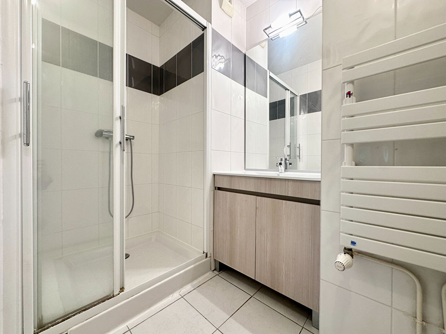 Photo APPARTEMENT T4 AVEC TERRASSE ET DEUX PLACES DE PARKING image 6/6