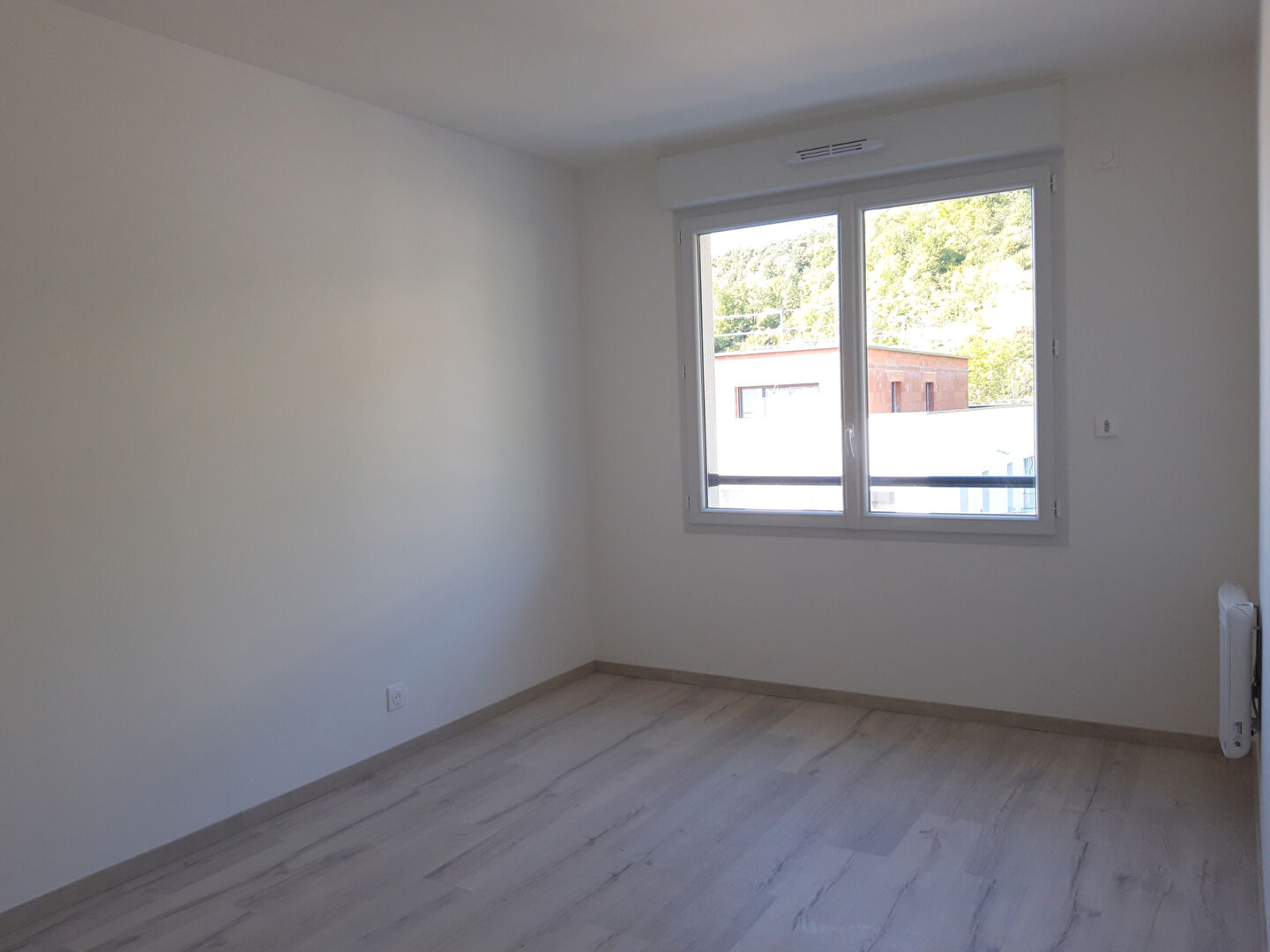Photo Appartement Saint Leger Du Bourg Denis 2 pièces 40 m² avec balcon et parkings image 4/6