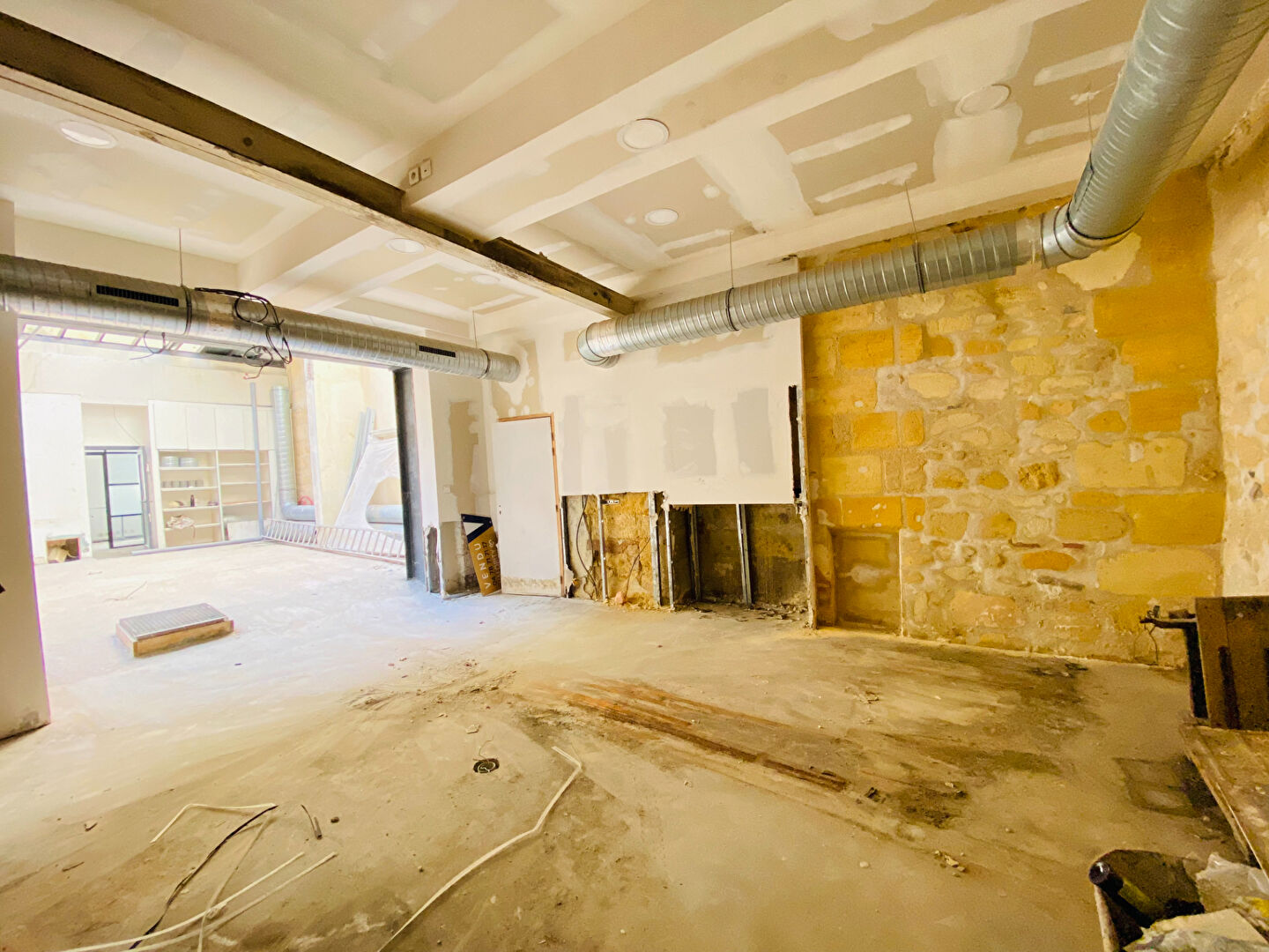 Photo Local commercial Bordeaux 264 m2 et 70m² de caves. image 4/6