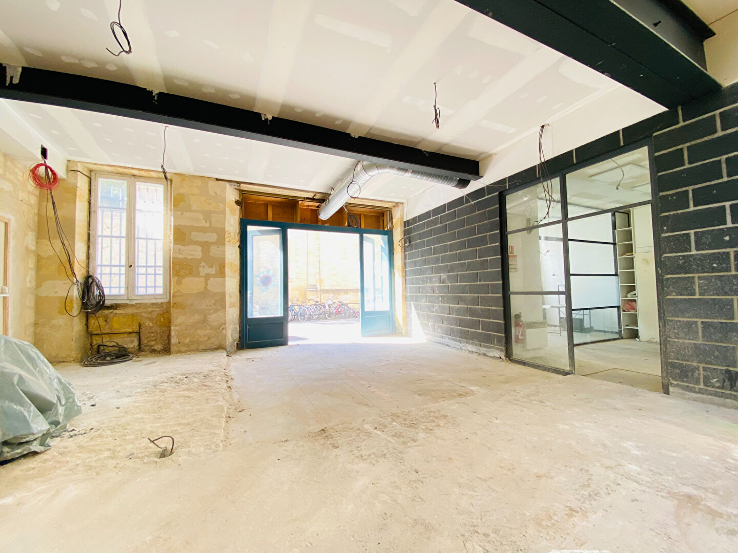 Photo Local commercial Bordeaux 264 m2 et 70m² de caves. image 6/6