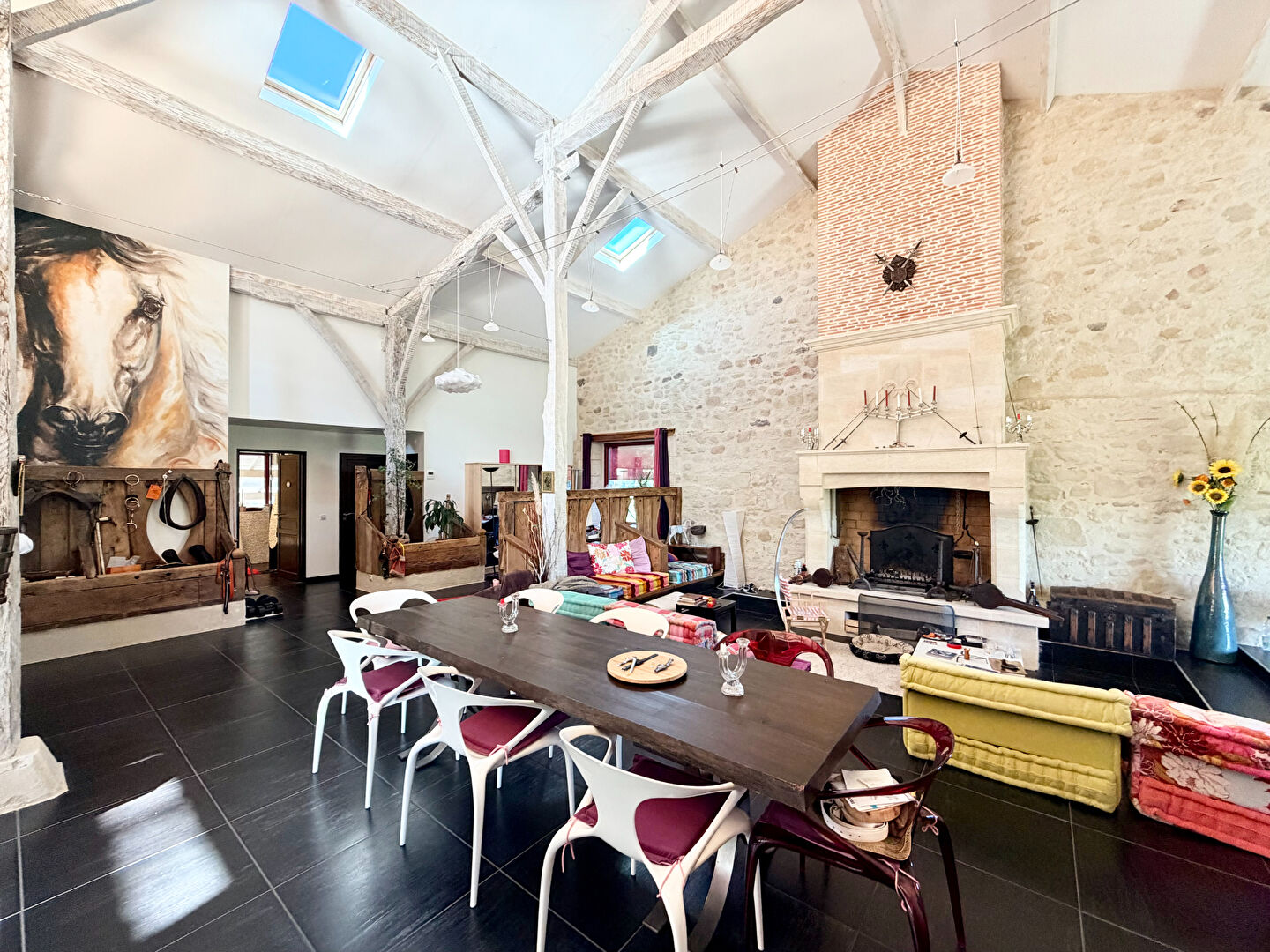 Photo GRANGE RENOVEE PAR ARCHITECTE - 310 M² image 2/6