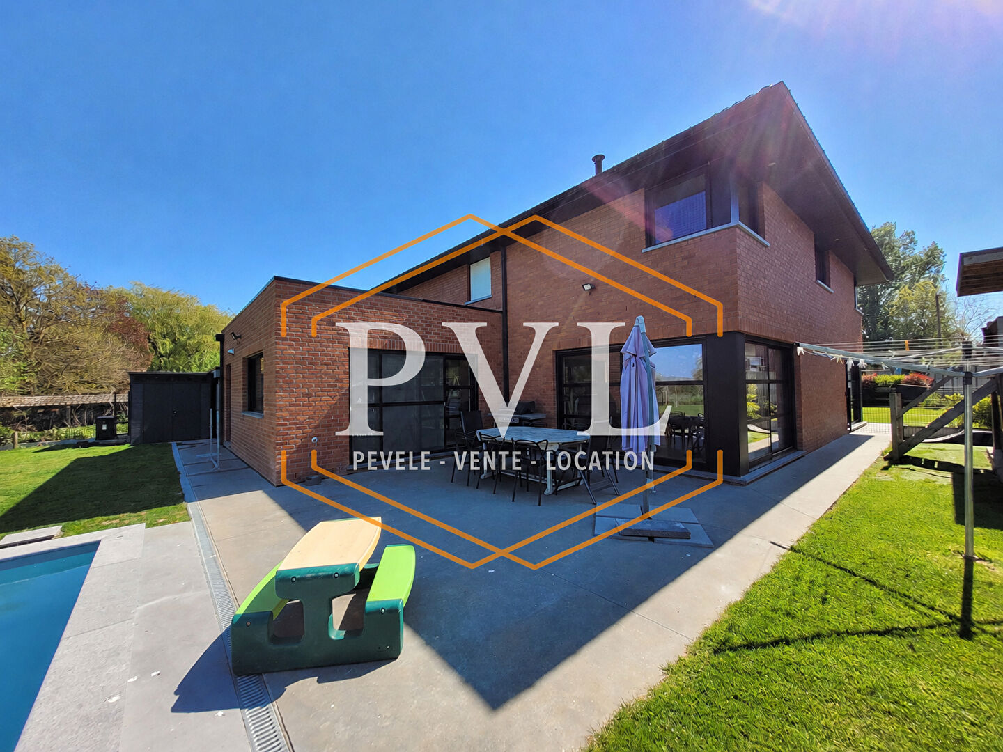 Maison 9 pièces 258m²